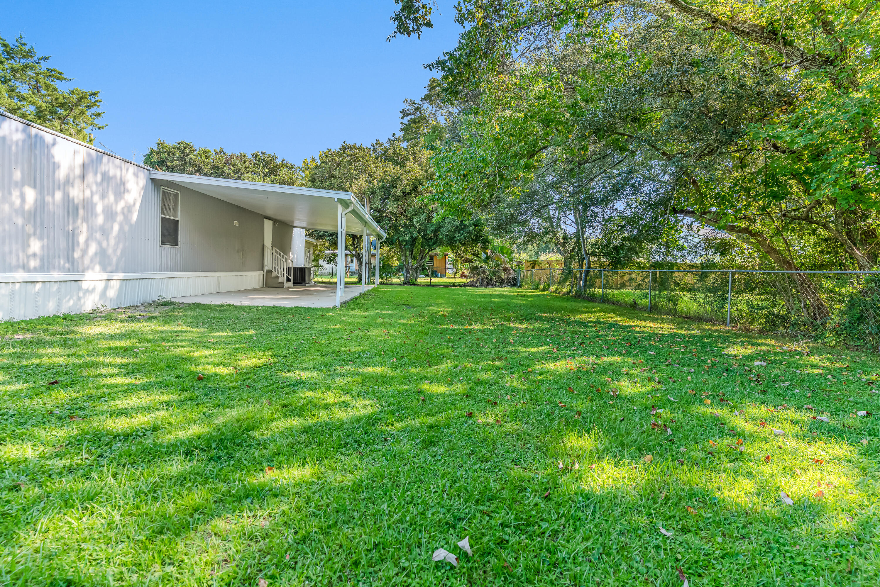 GREEN ACRES - Residential Lease