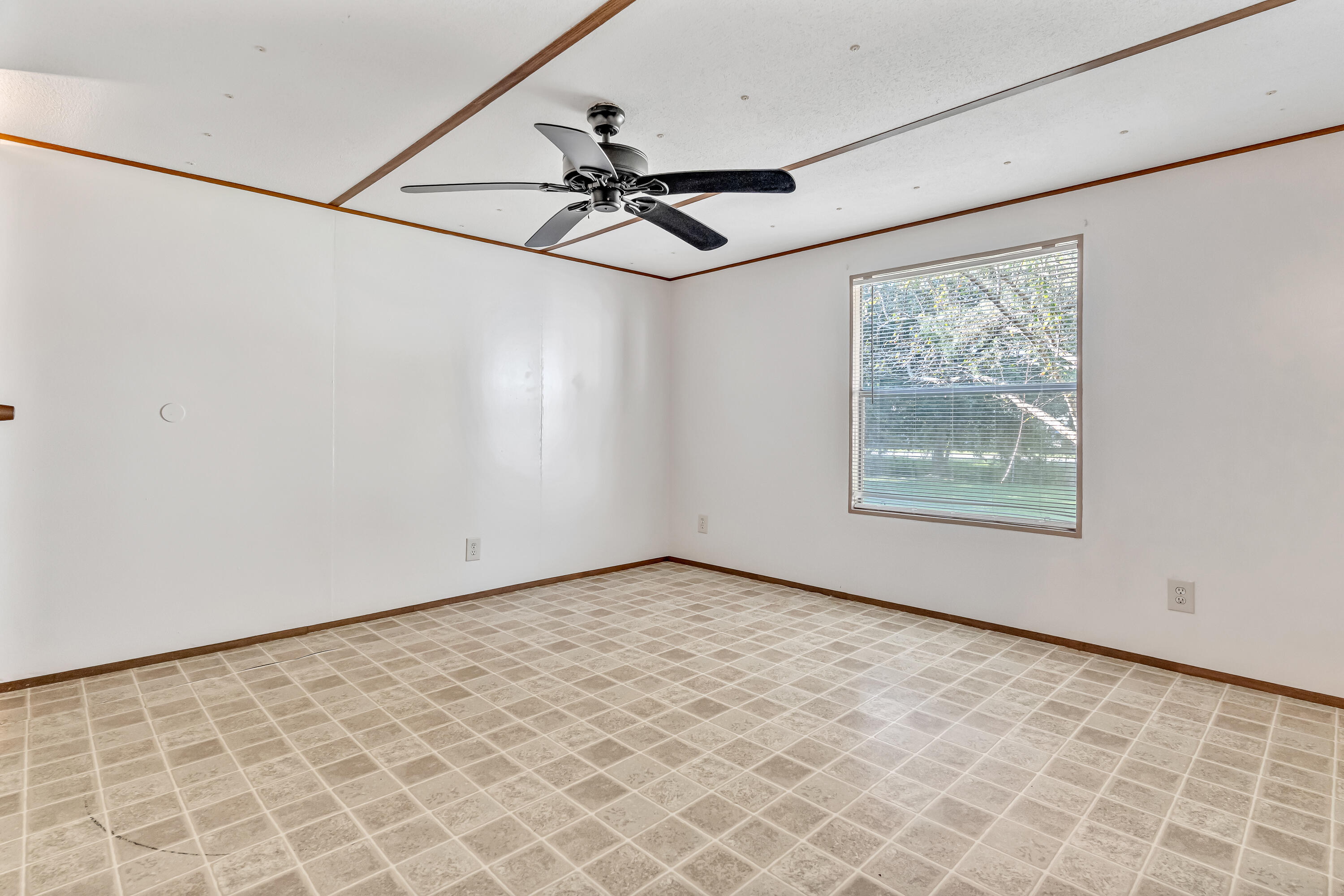 GREEN ACRES - Residential Lease