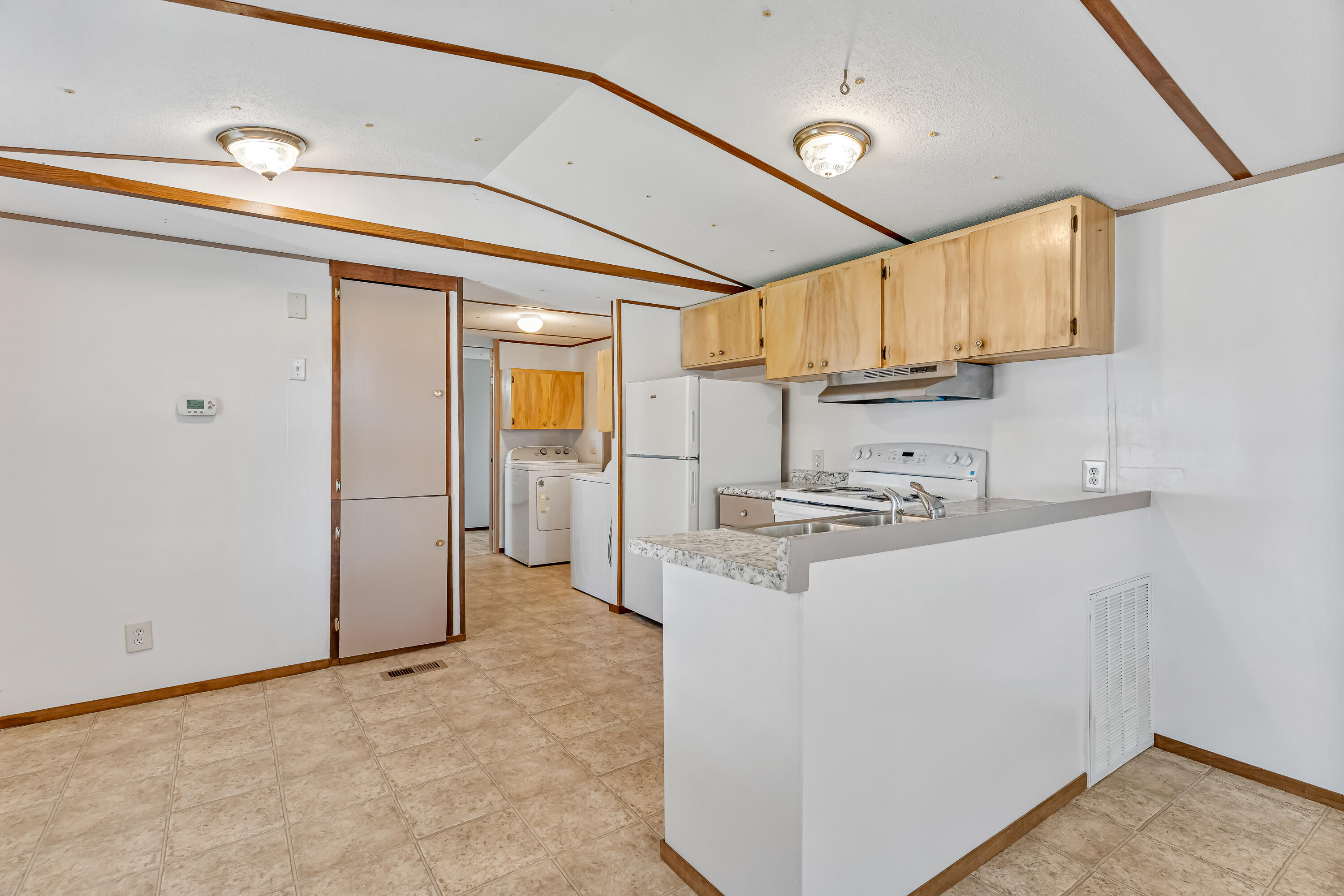 GREEN ACRES - Residential Lease
