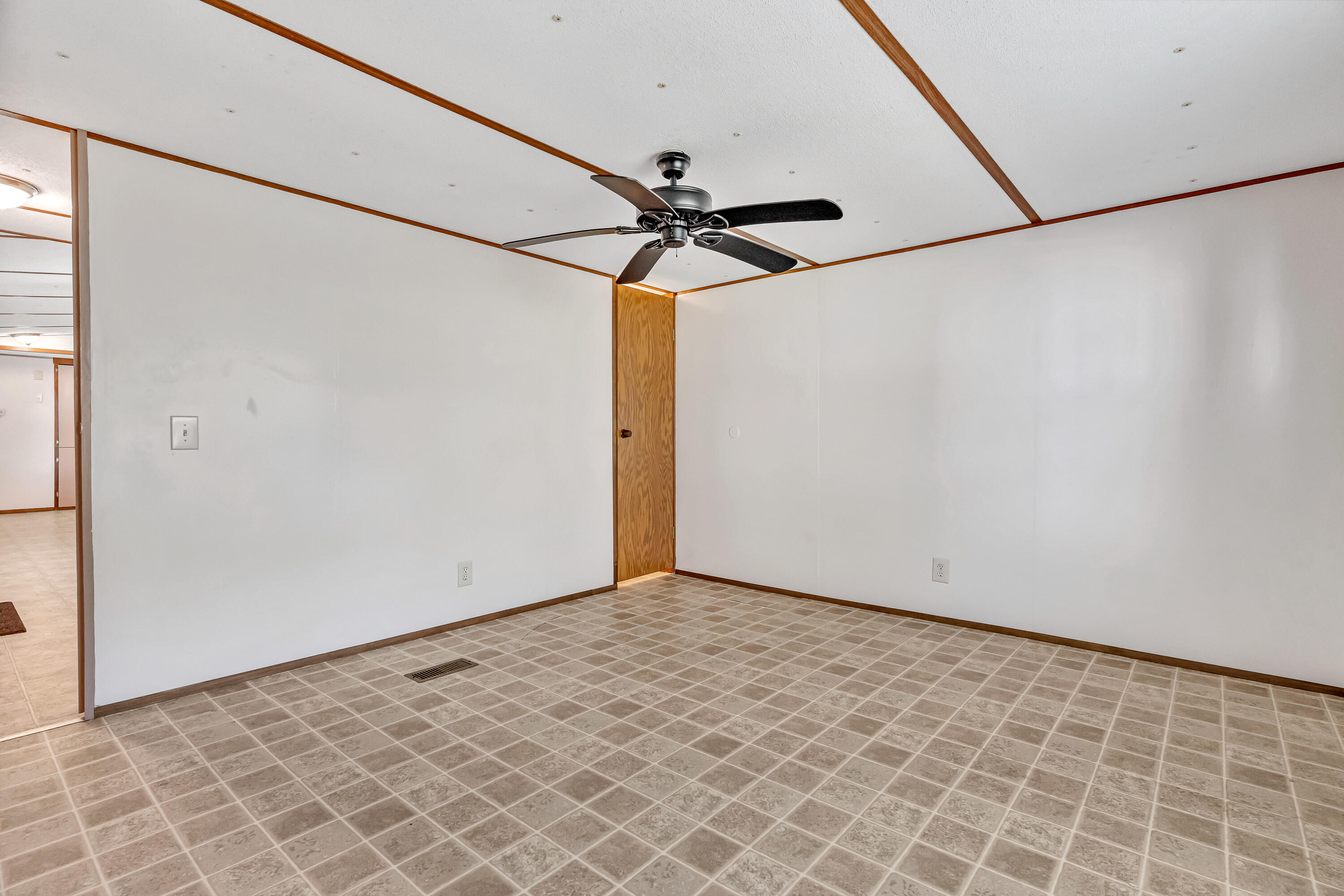 GREEN ACRES - Residential Lease