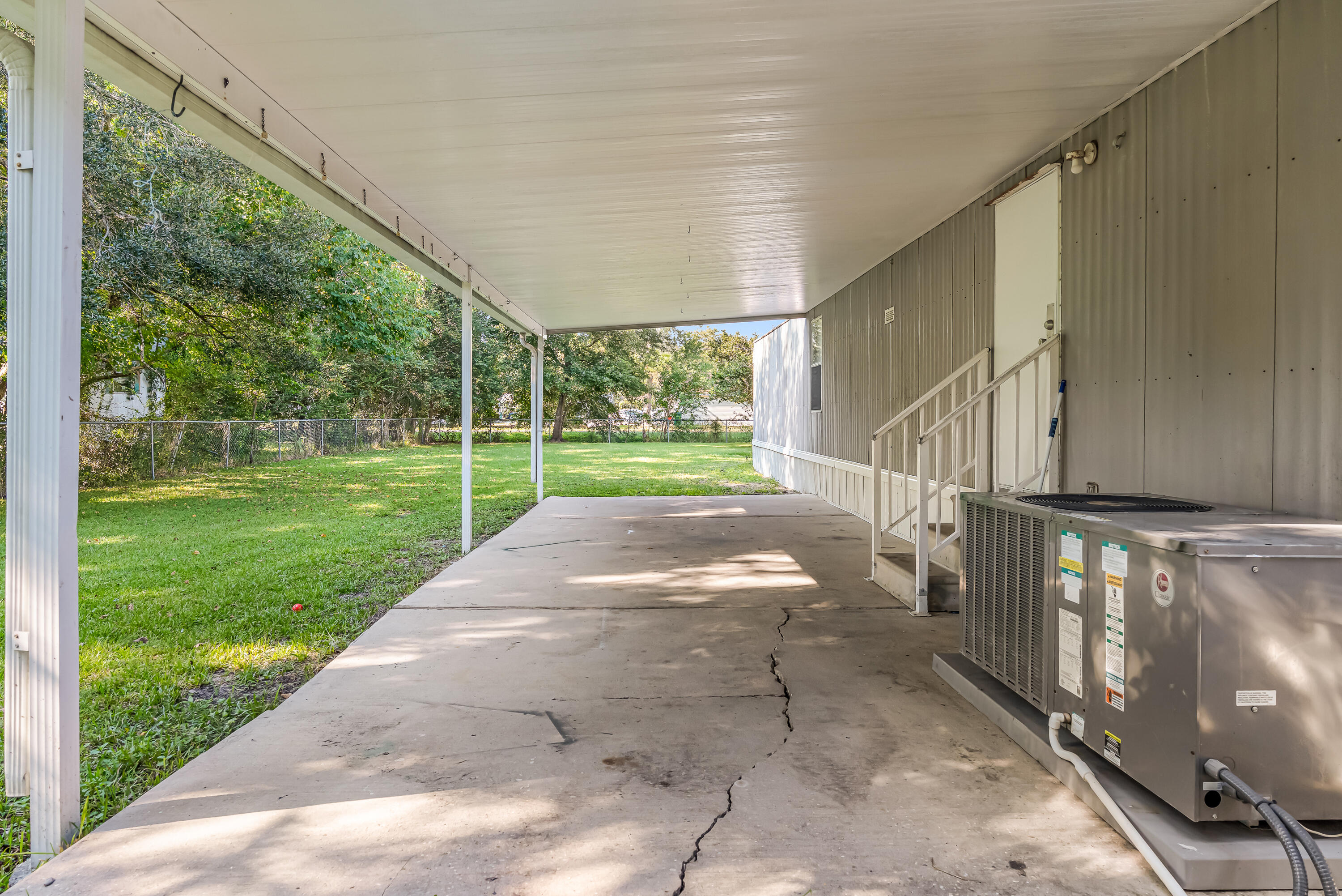 GREEN ACRES - Residential Lease