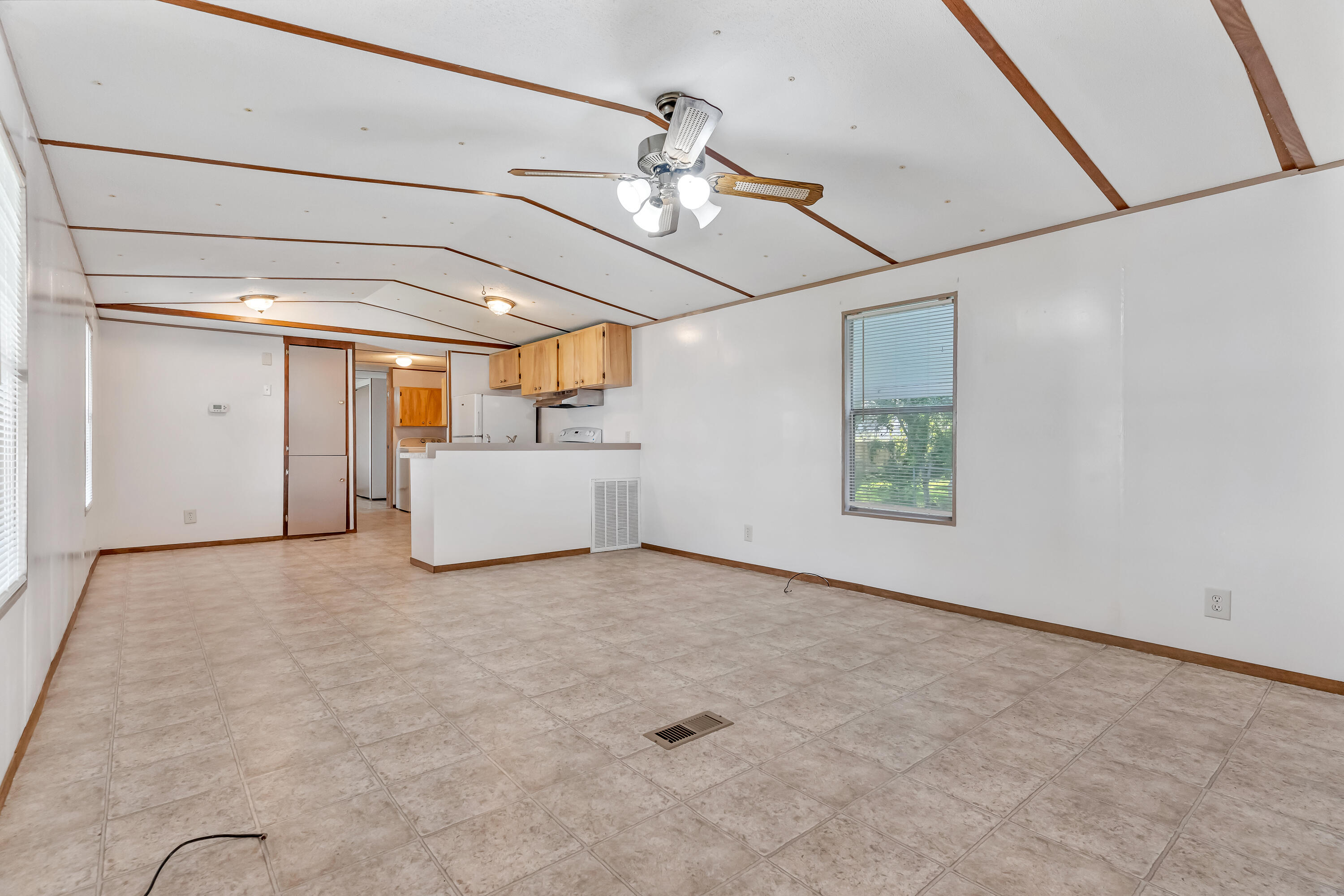 GREEN ACRES - Residential Lease