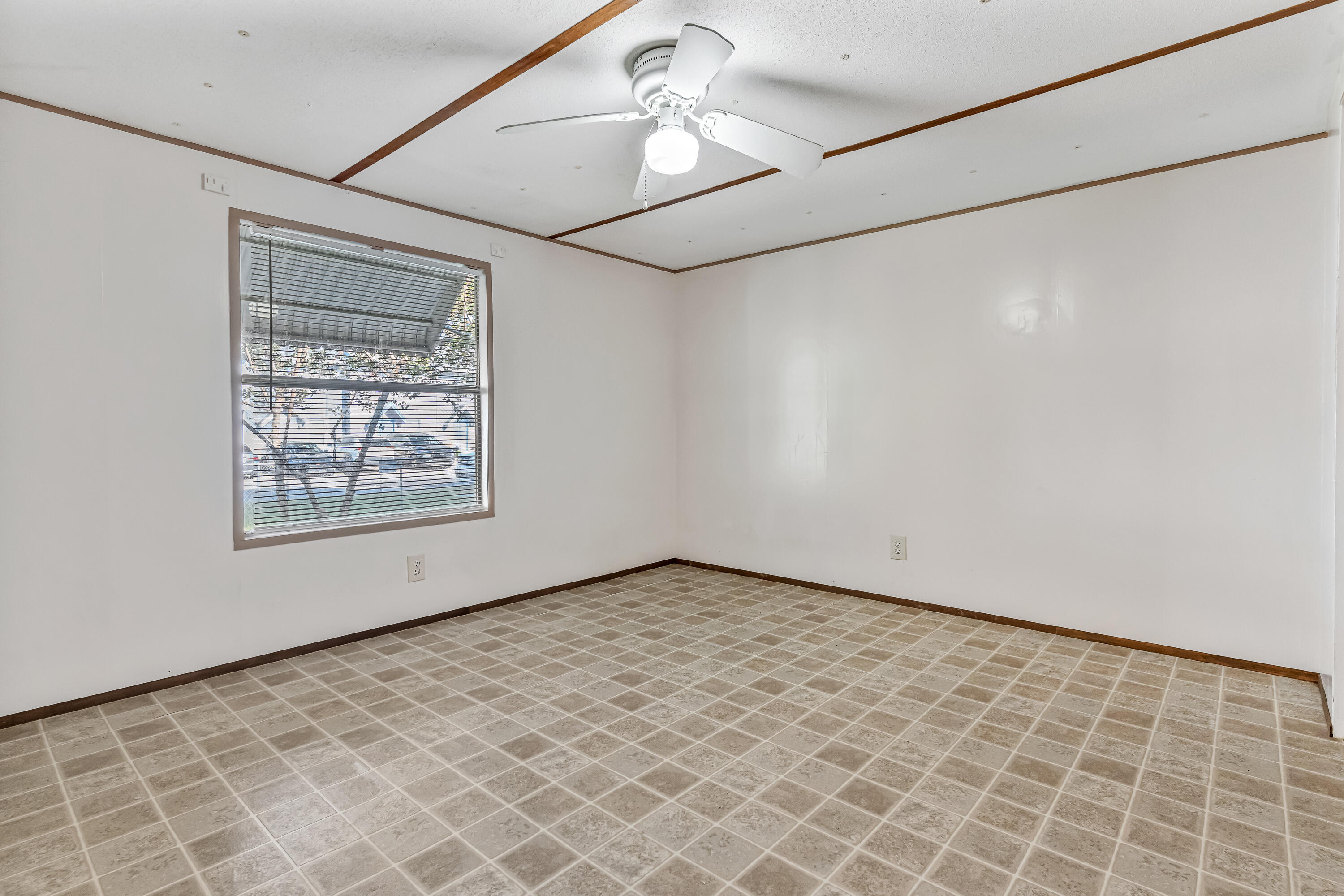 GREEN ACRES - Residential Lease