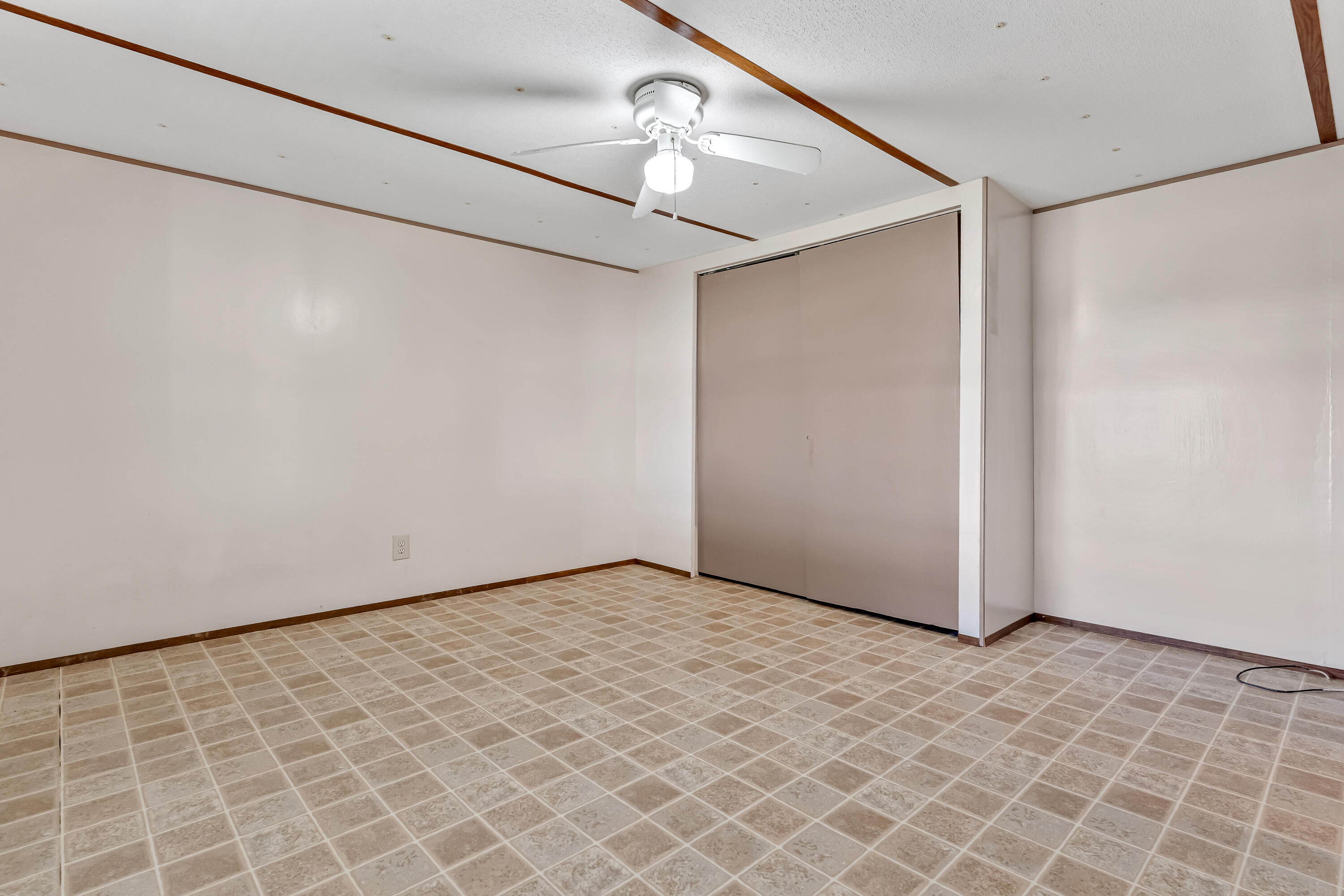 GREEN ACRES - Residential Lease