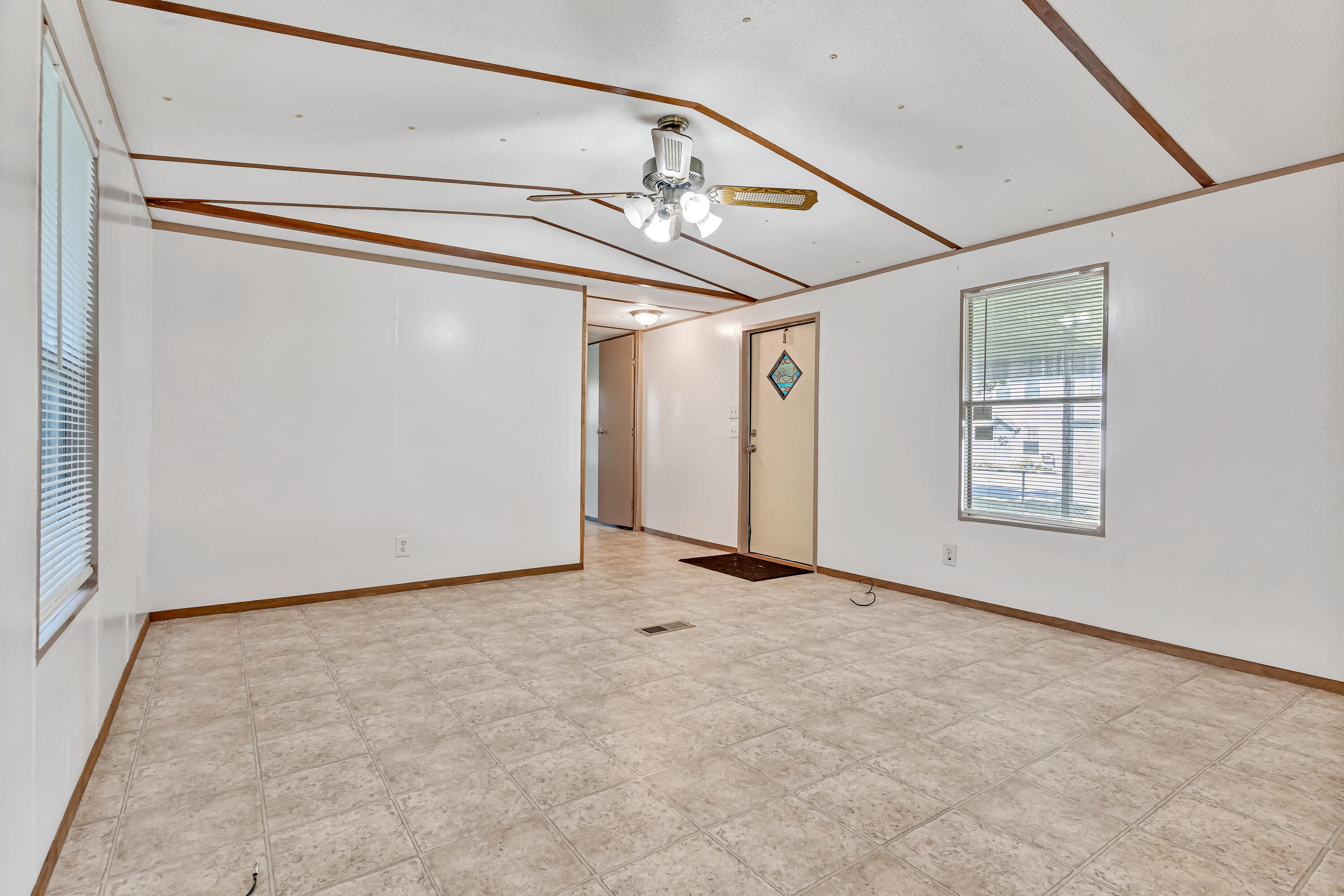 GREEN ACRES - Residential Lease