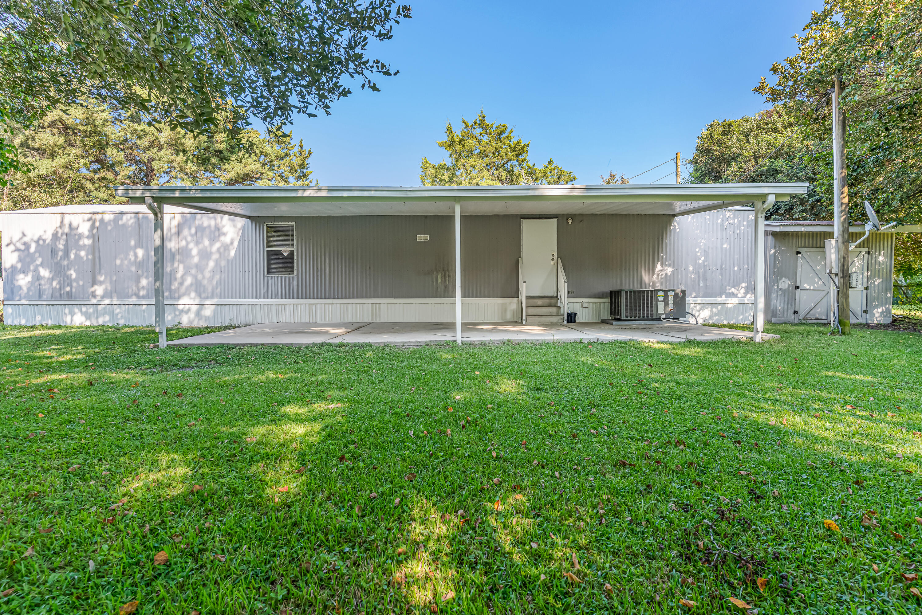 GREEN ACRES - Residential Lease