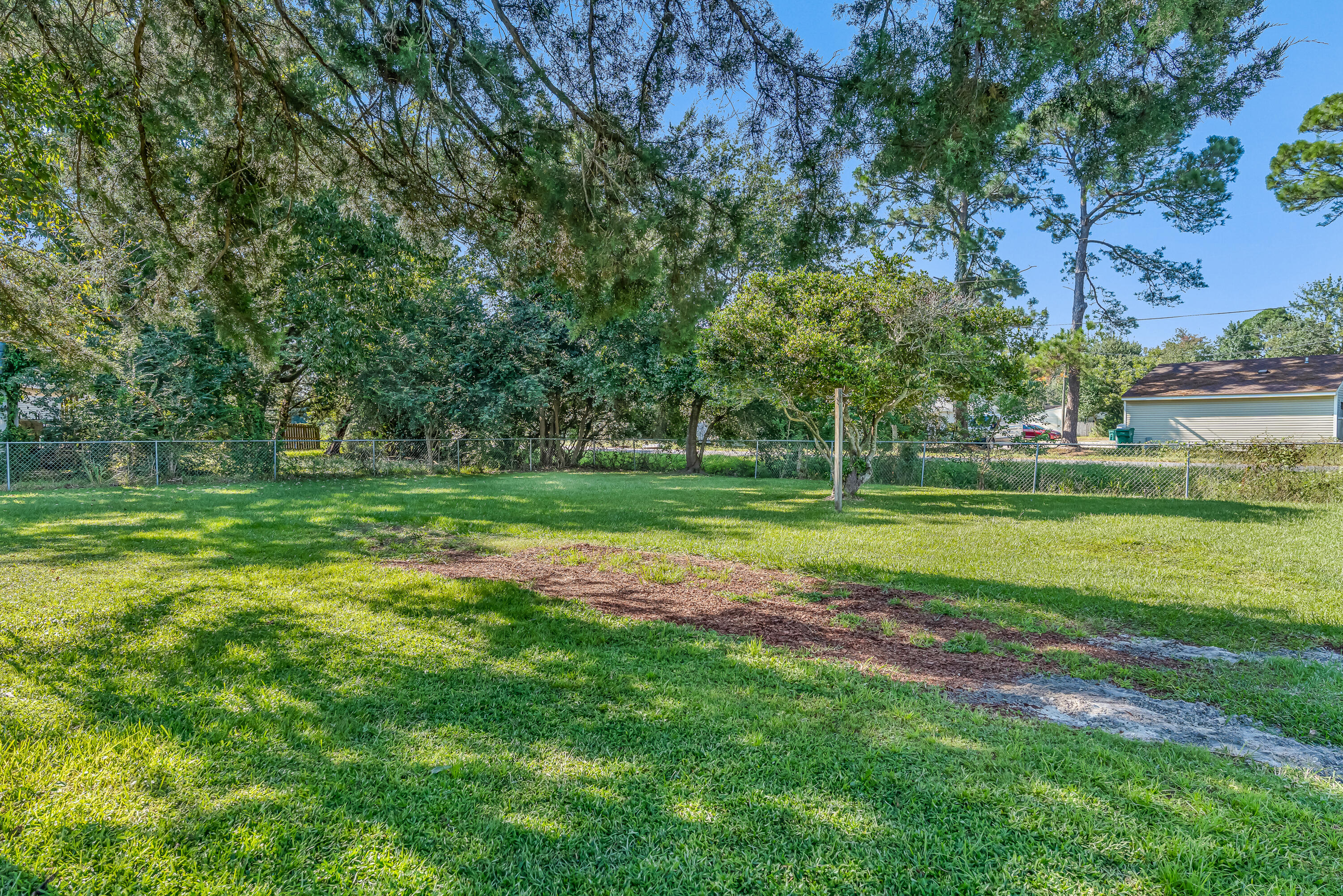 GREEN ACRES - Residential Lease