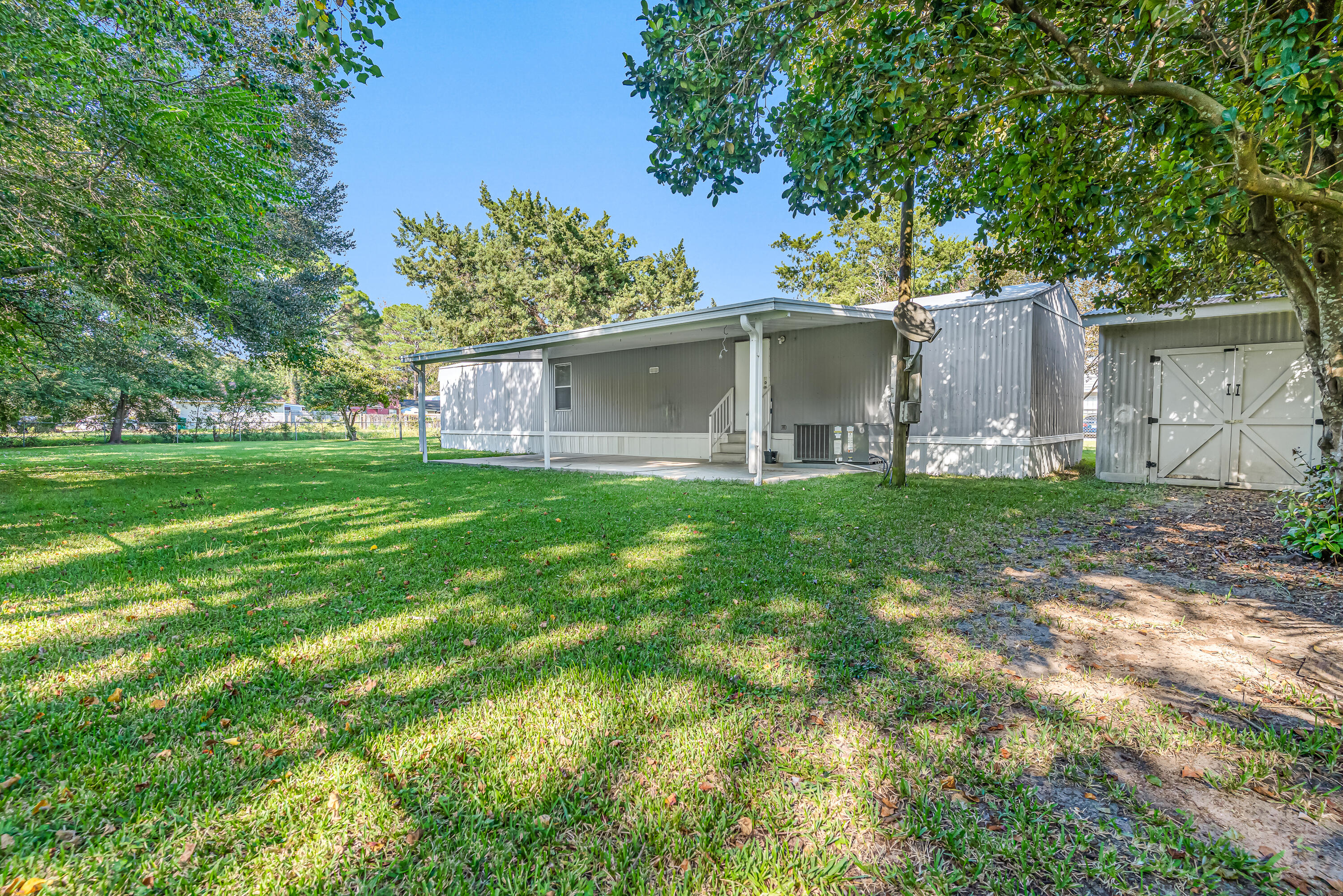 GREEN ACRES - Residential Lease