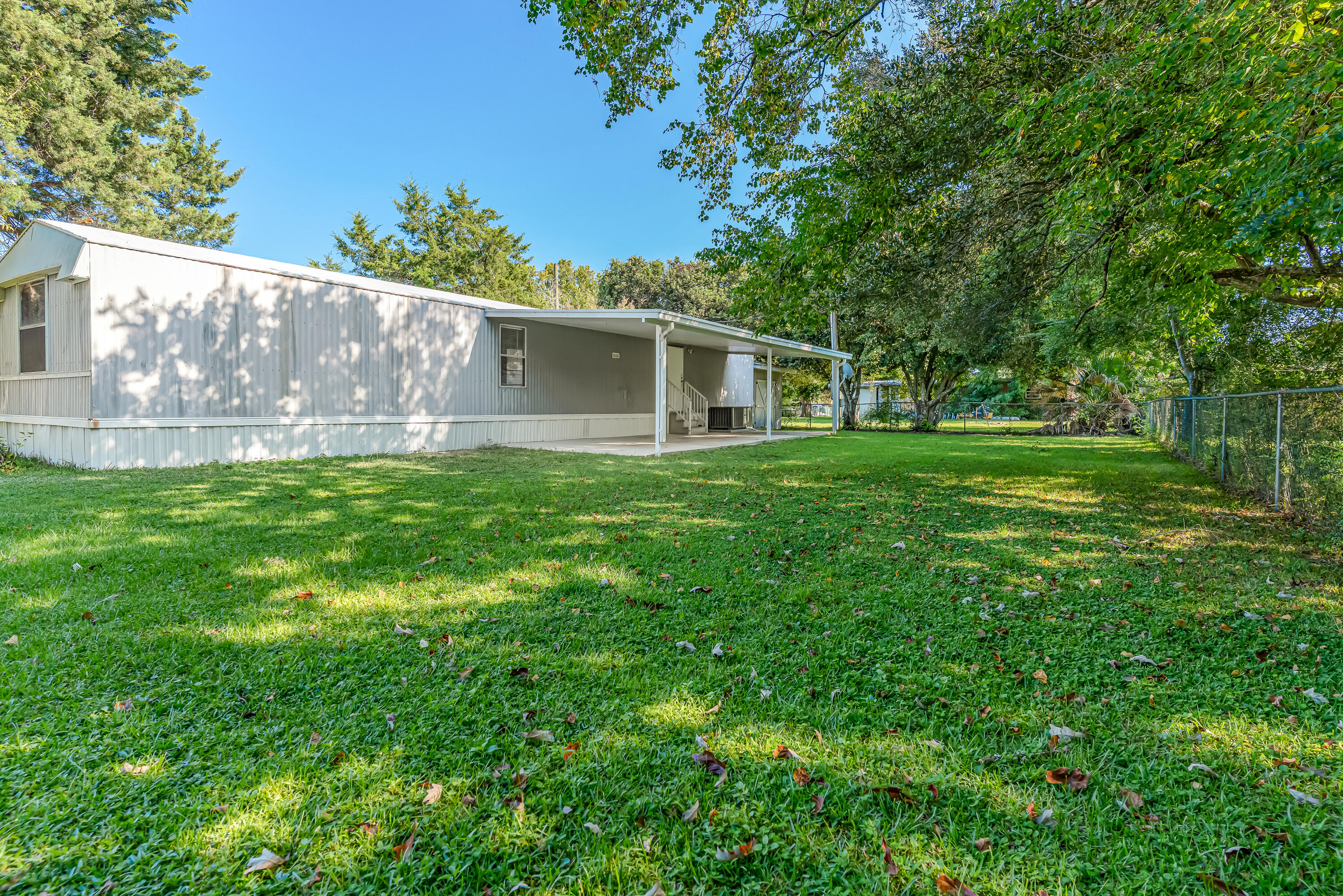 GREEN ACRES - Residential Lease
