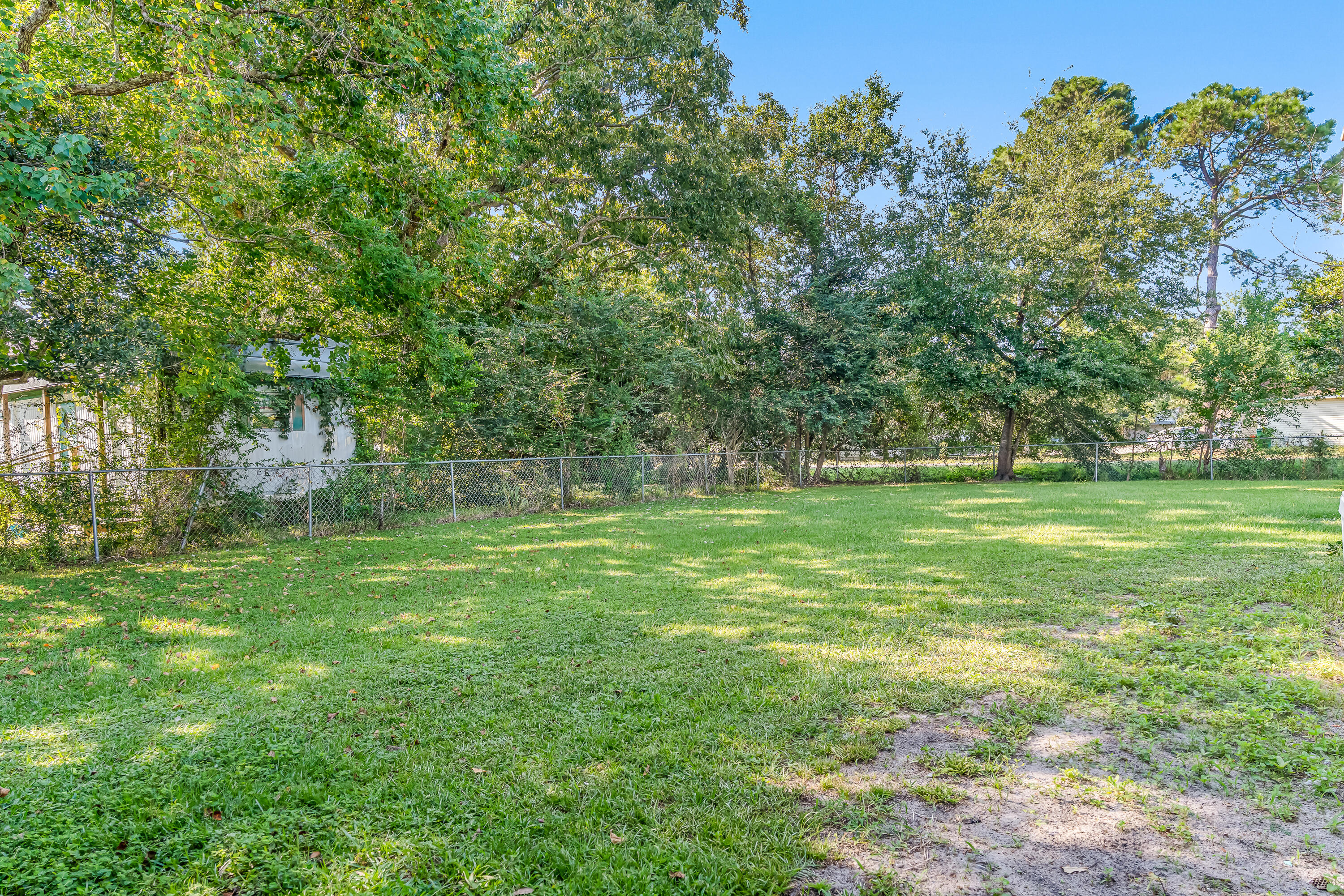 GREEN ACRES - Residential Lease