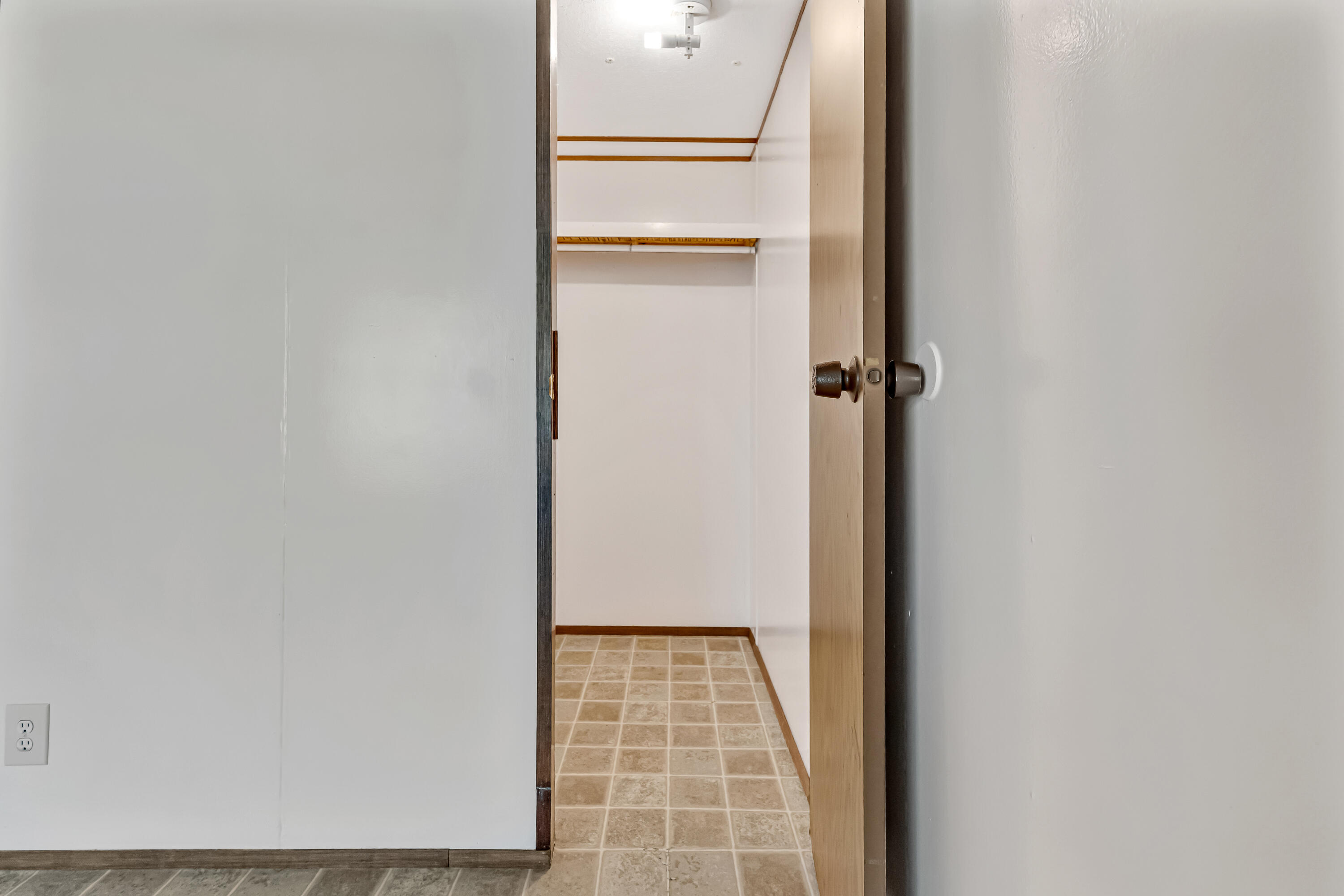 GREEN ACRES - Residential Lease