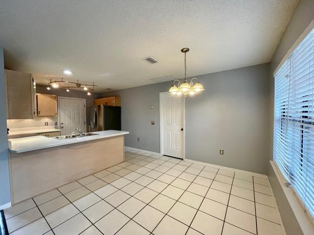 COUNTRYVIEW ESTATES - Residential Lease