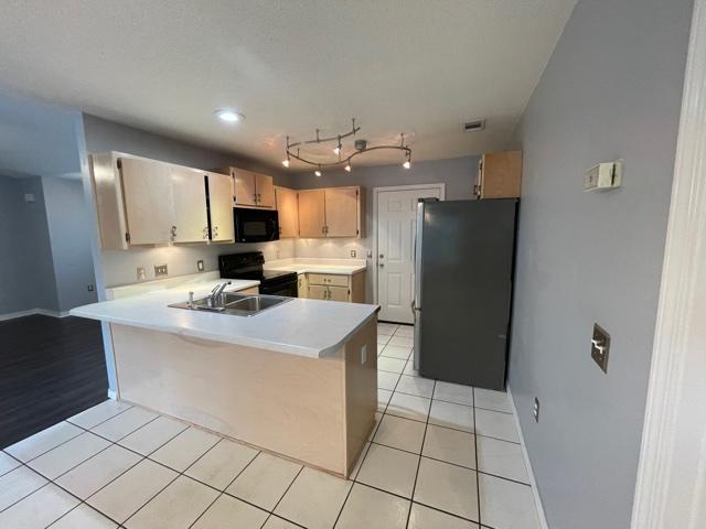 COUNTRYVIEW ESTATES - Residential Lease