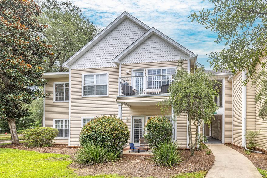 Easy living at The Oaks in Niceville! First floor 2 bed / 2 bath condo with a great open floor plan, neutral color scheme, and wood-look laminate flooring. The primary bedroom offers ample space for a king size bed, walk in closet, and an en-suite bathroom with cultured marble countertop and shower/tub combo. Spacious 2nd bedroom and hall bathroom with walk-in shower. This unit comes complete with a covered porch. The Oaks is a fantastic community offering beautifully landscaped courtyard, sparkling community pool, and charming gazebo. Centrally located in Niceville with an easy commute to local Military bases, top-rated schools, restaurants, and the beautiful white sandy beaches in Destin.
