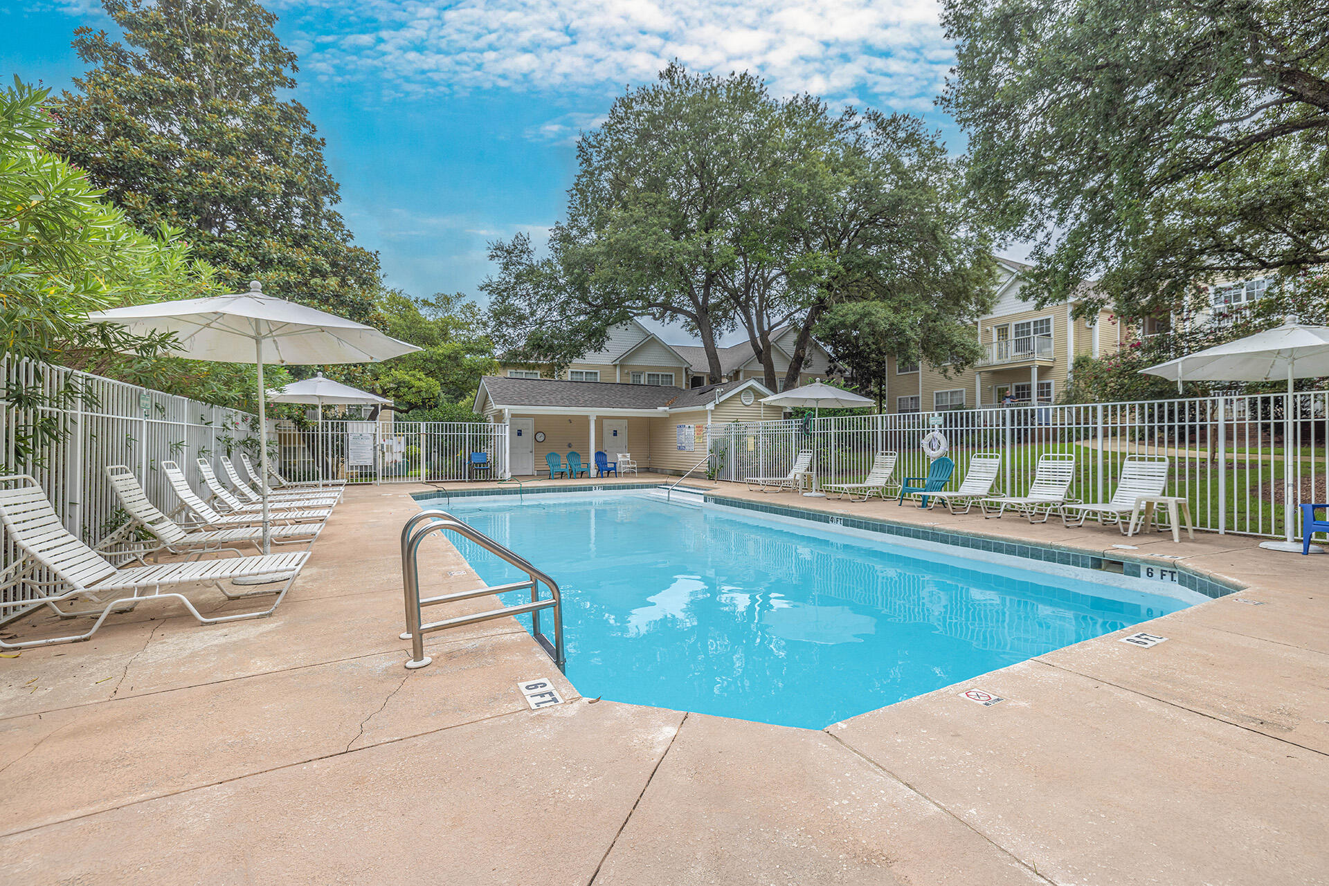 THE OAKS AT NICEVILLE - Residential