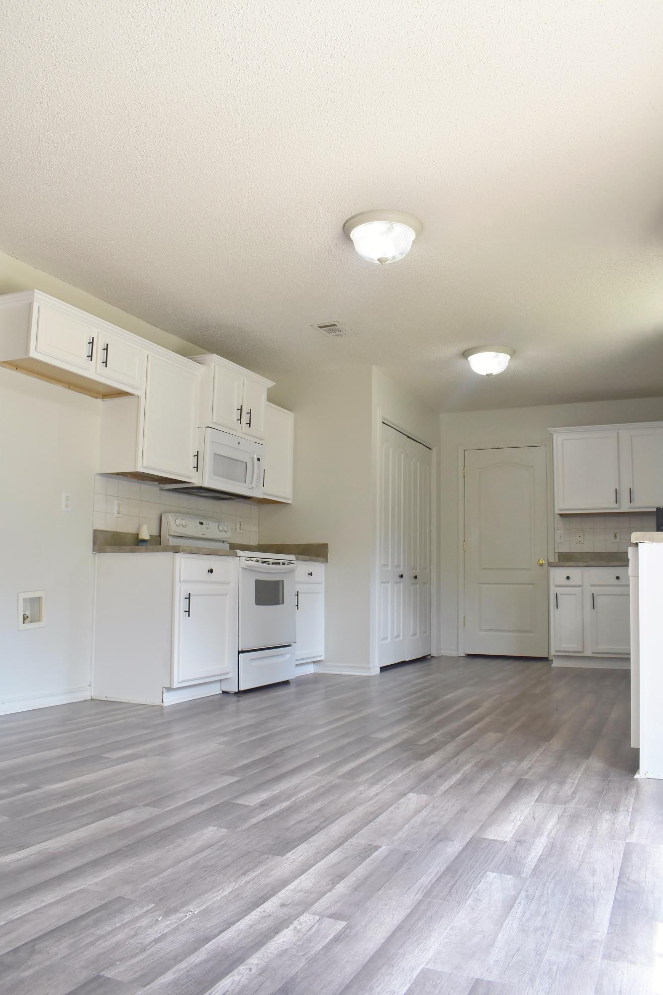 TRIPLE LAKES ESTATES - Residential