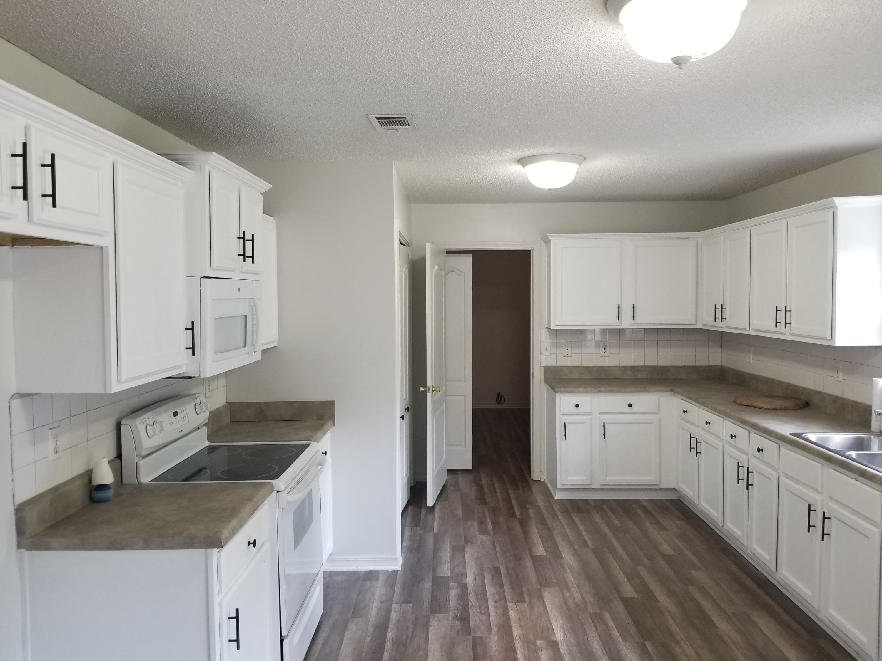 TRIPLE LAKES ESTATES - Residential