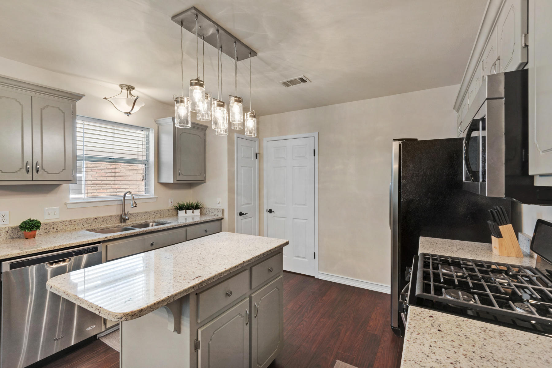 PARKWOOD LANE BLUEWATER BAY - Residential