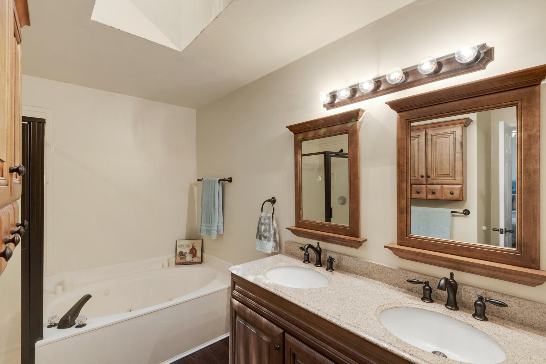 PARKWOOD LANE BLUEWATER BAY - Residential