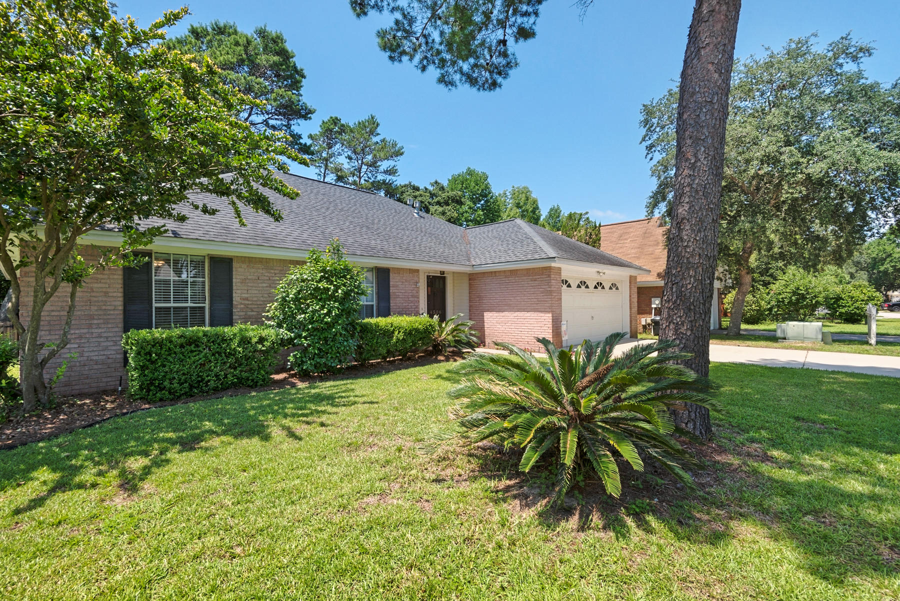 PARKWOOD LANE BLUEWATER BAY - Residential