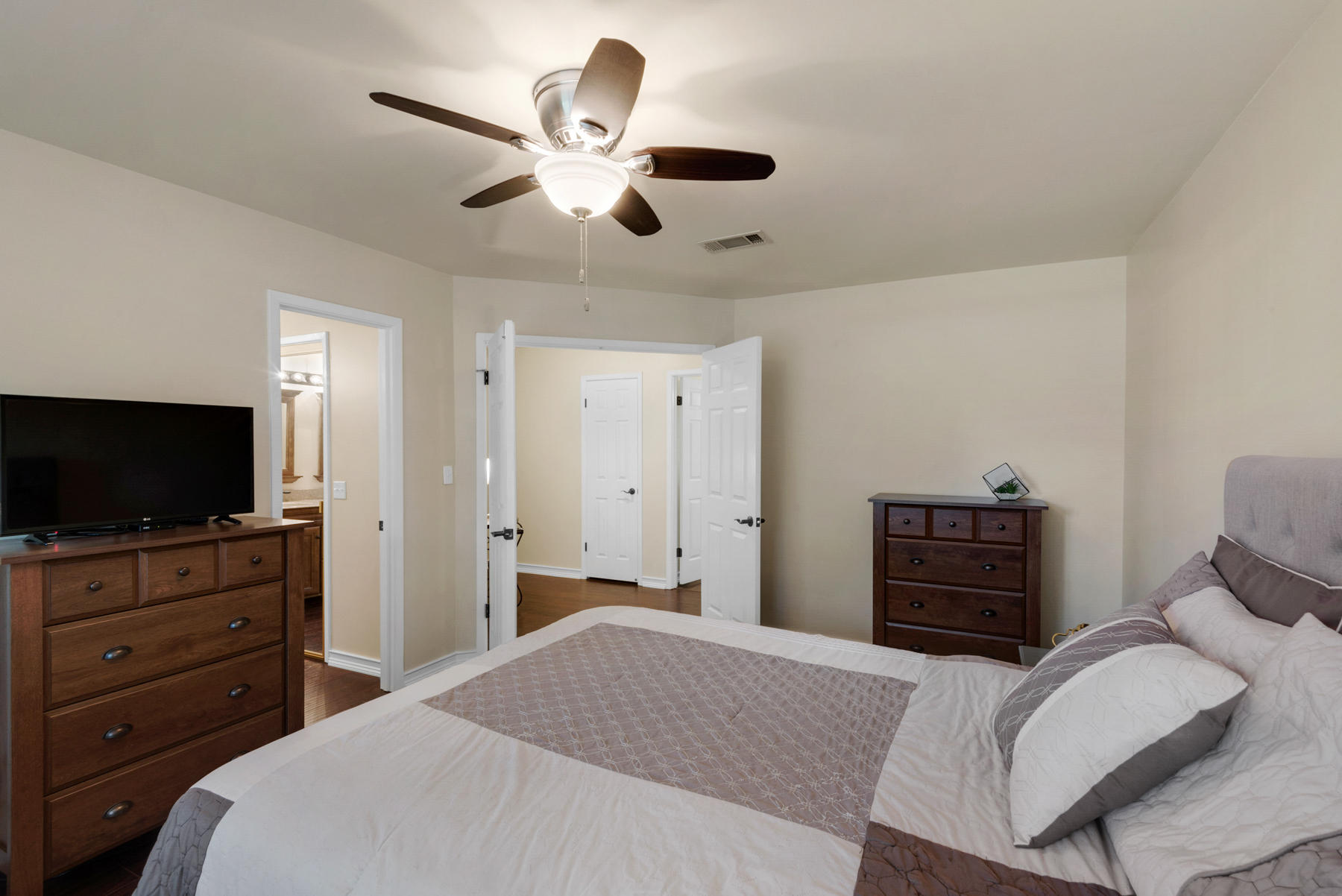 PARKWOOD LANE BLUEWATER BAY - Residential