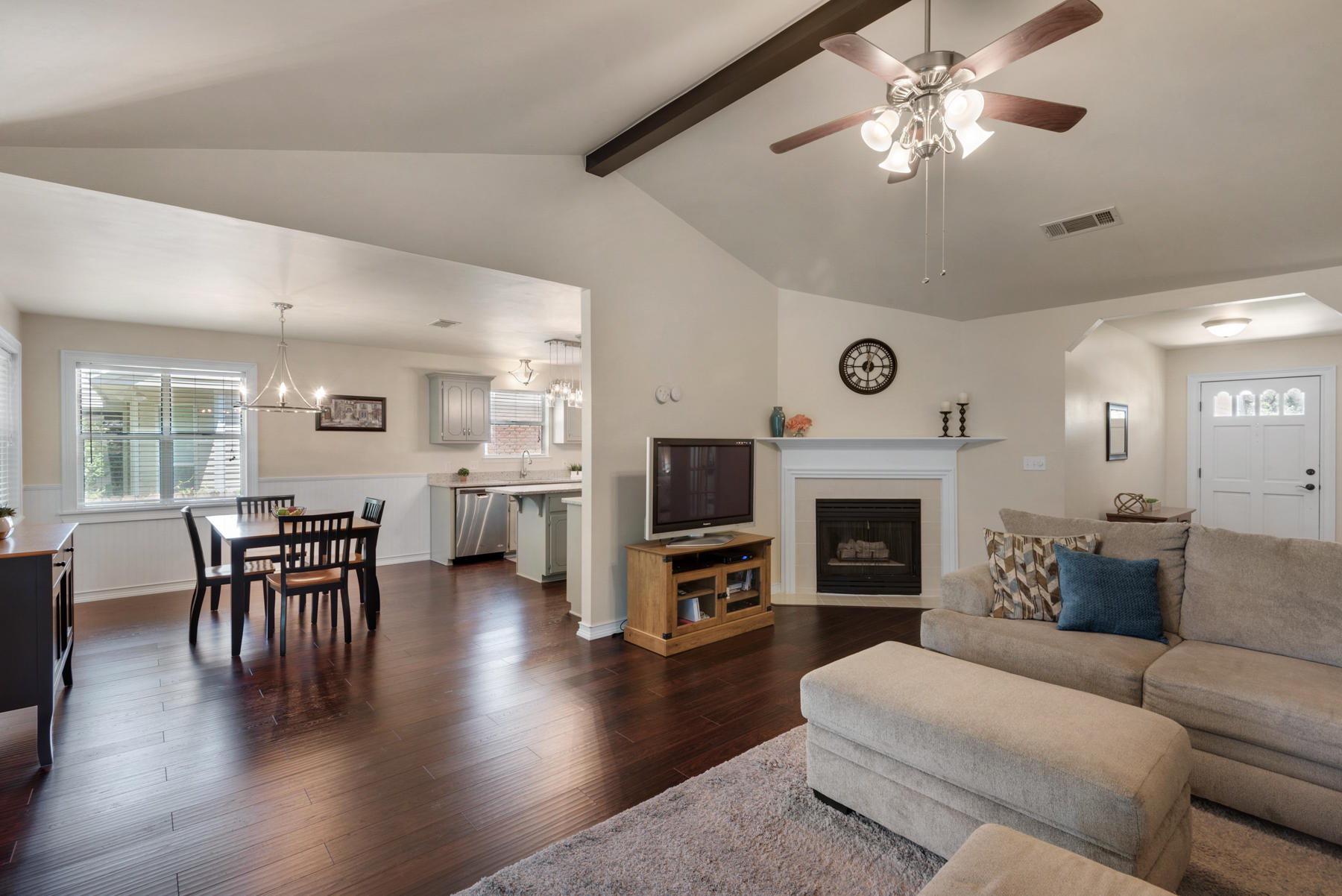 PARKWOOD LANE BLUEWATER BAY - Residential