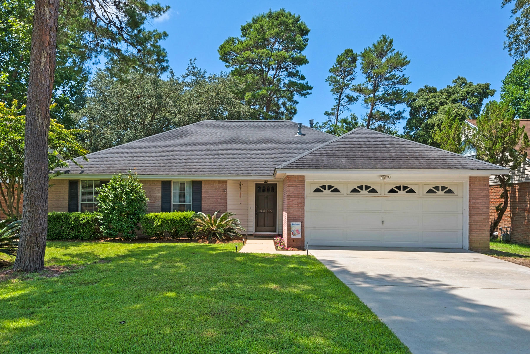Check this out!! A renovated, 3 bedroom, 2 bath, turn-key, Bluewater Bay home for under $300k! Walking distance to Bluewater Elementary and located on a cul-de-sac street, this home is clean and ready for you to move-in! Major renovations were completed in 2015 to this well maintained home that features all wood look laminate flooring, tile flooring, NO popcorn ceilings, granite counters and stainless steel appliances in the kitchen, sprinkler system with newer well pump, fully fenced backyard, 2015 gas 50 gallon water heater, 2015 HVAC, gas fireplace, gas stove (with electric option in place), heated and cooled sunroom, neutral paint throughout, and a current termite bond in place for peace of mind! Location, location, location! Click MORE....