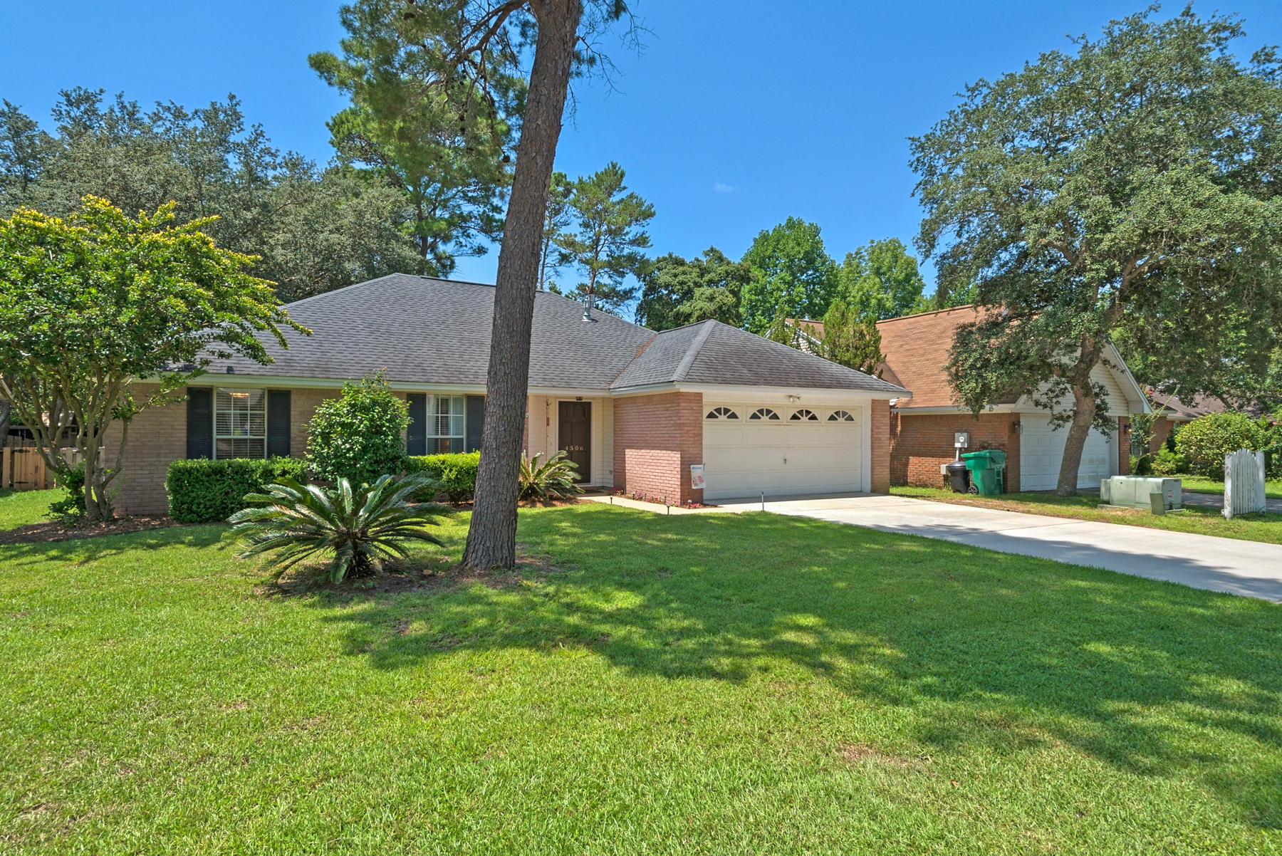 PARKWOOD LANE BLUEWATER BAY - Residential