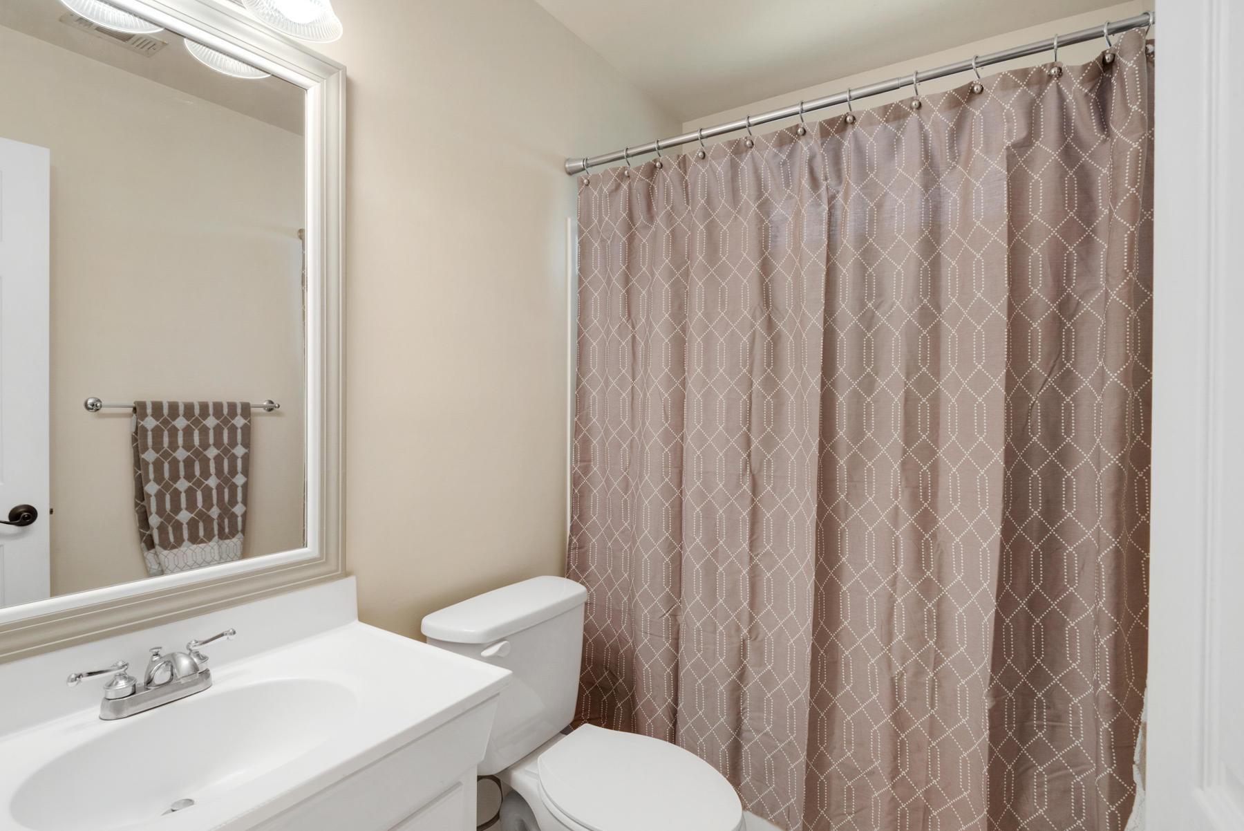 PARKWOOD LANE BLUEWATER BAY - Residential