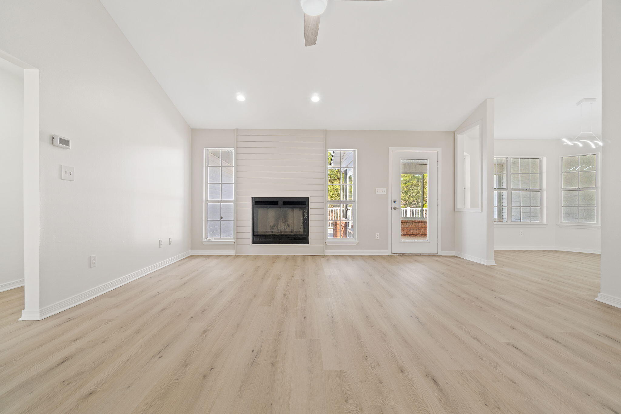 HOLLEY BY THE SEA - Residential