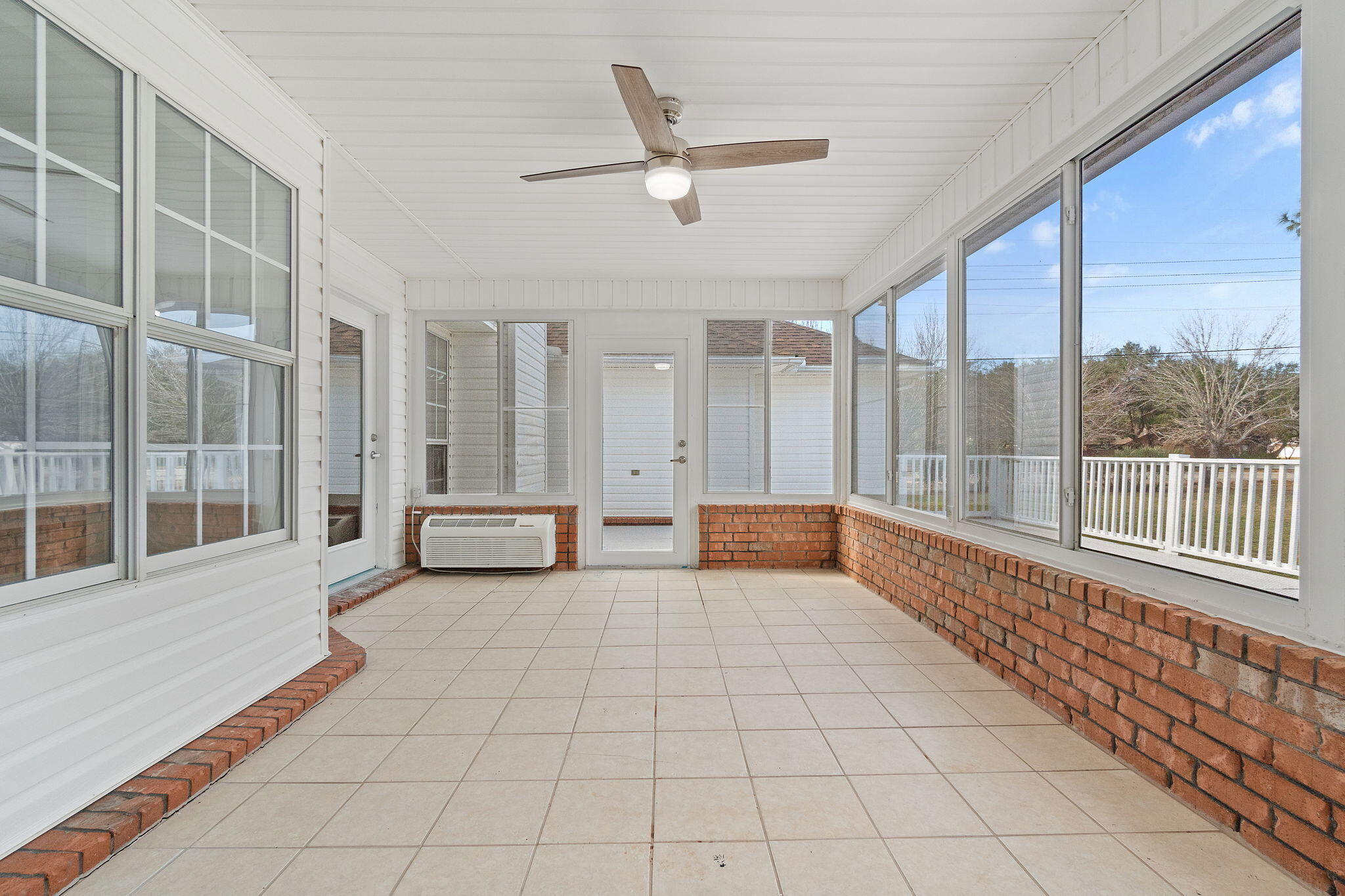 HOLLEY BY THE SEA - Residential