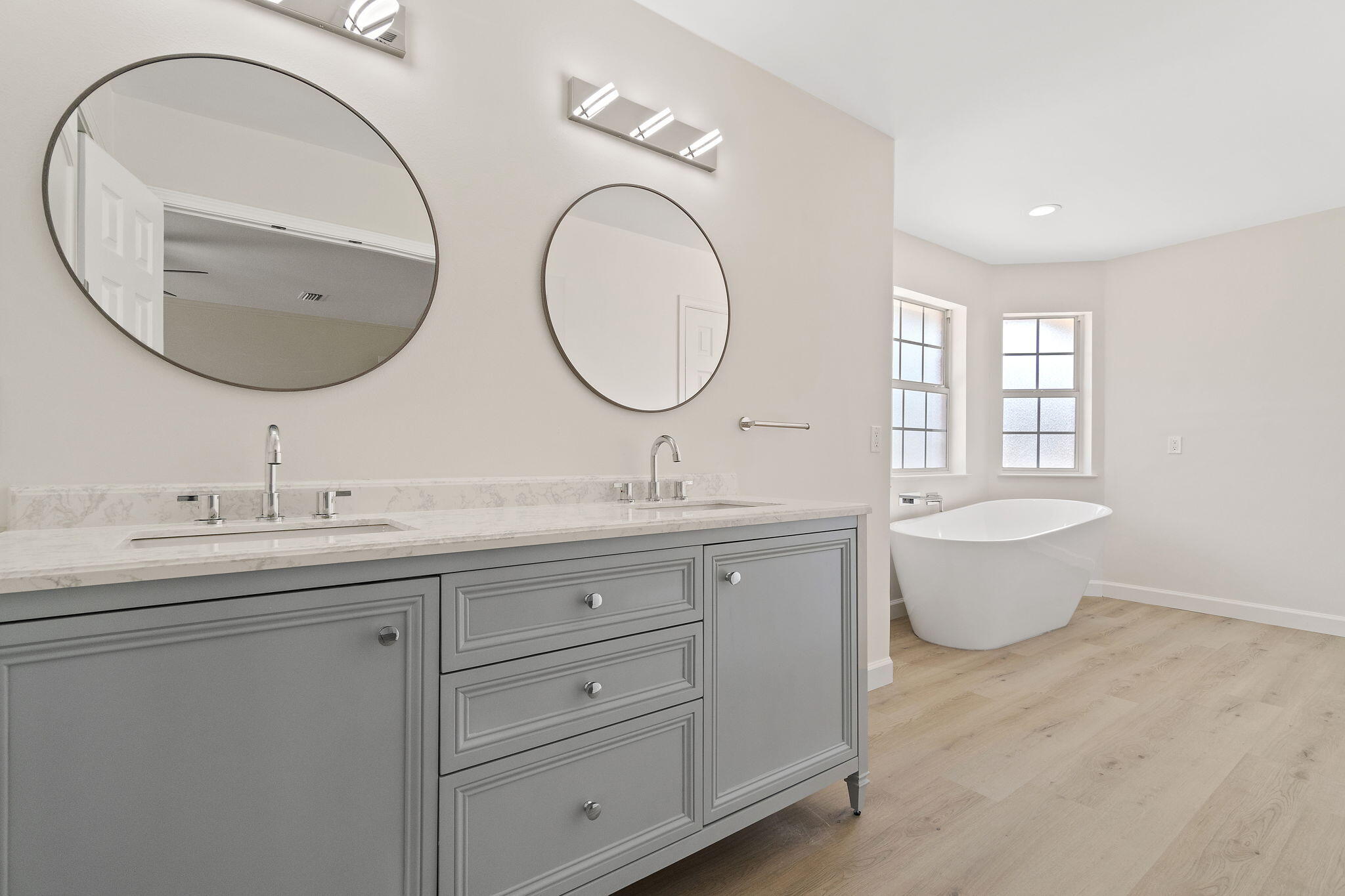 HOLLEY BY THE SEA - Residential