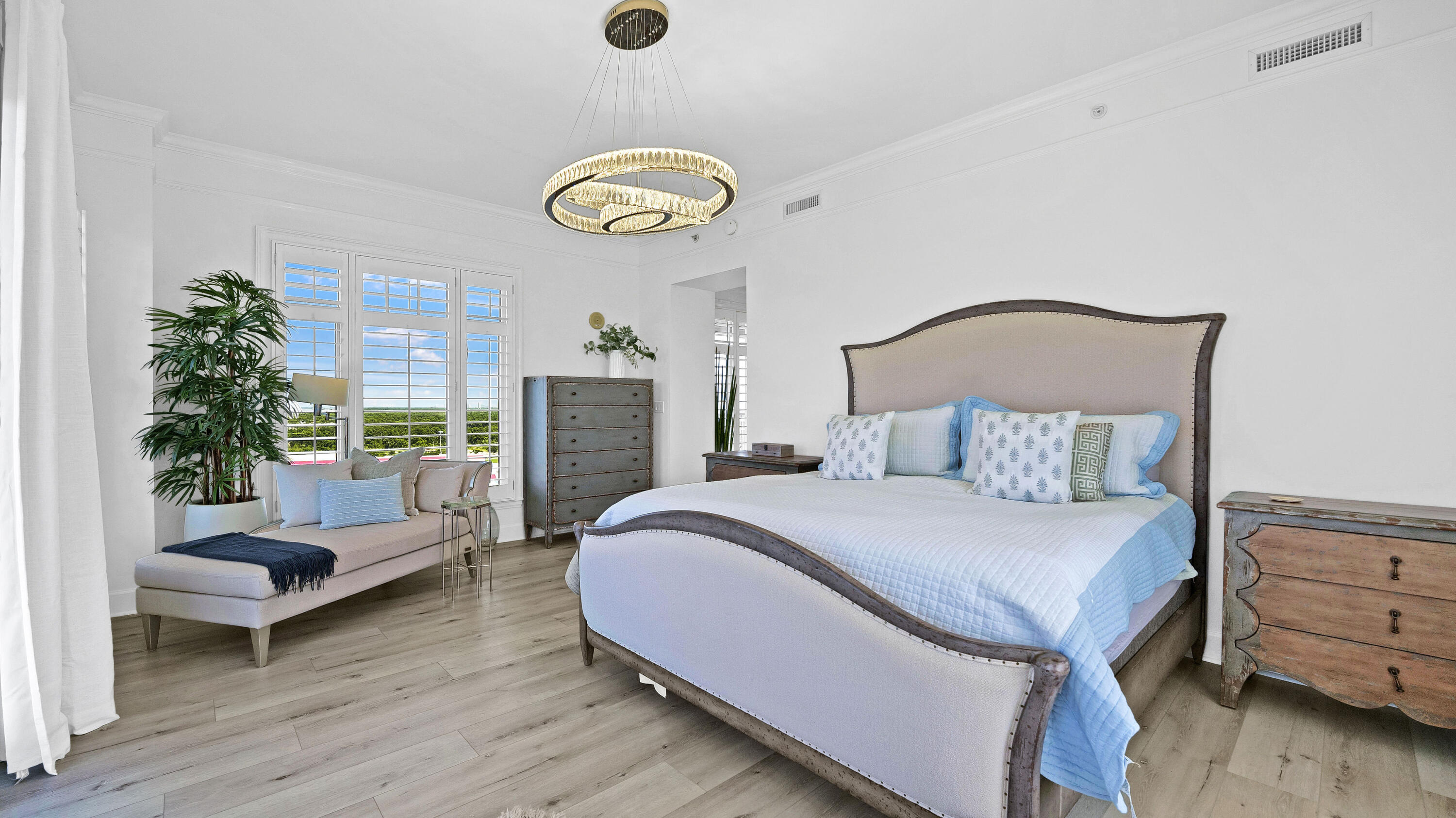 ONE WATER PLACE - Residential