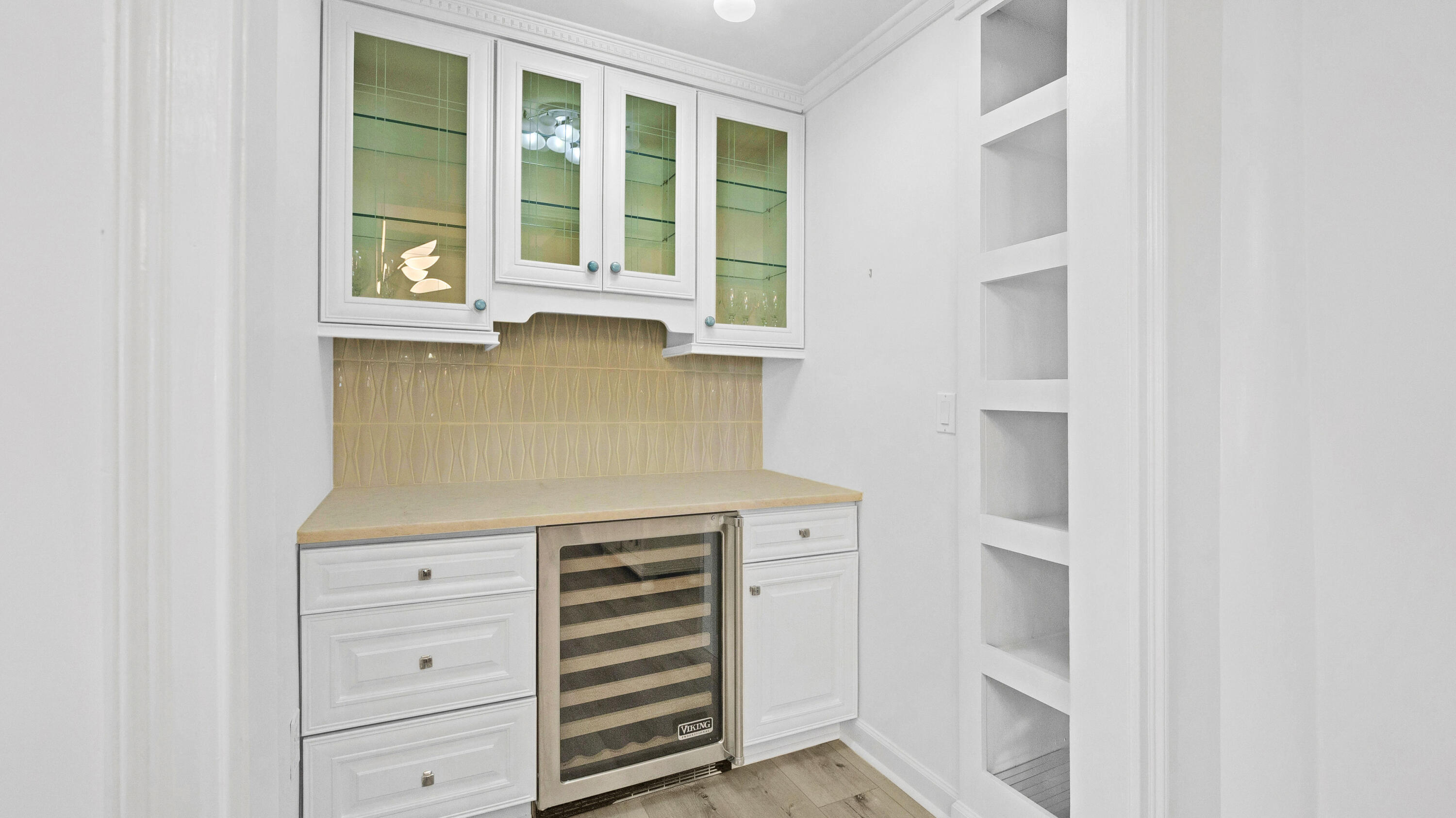 ONE WATER PLACE - Residential