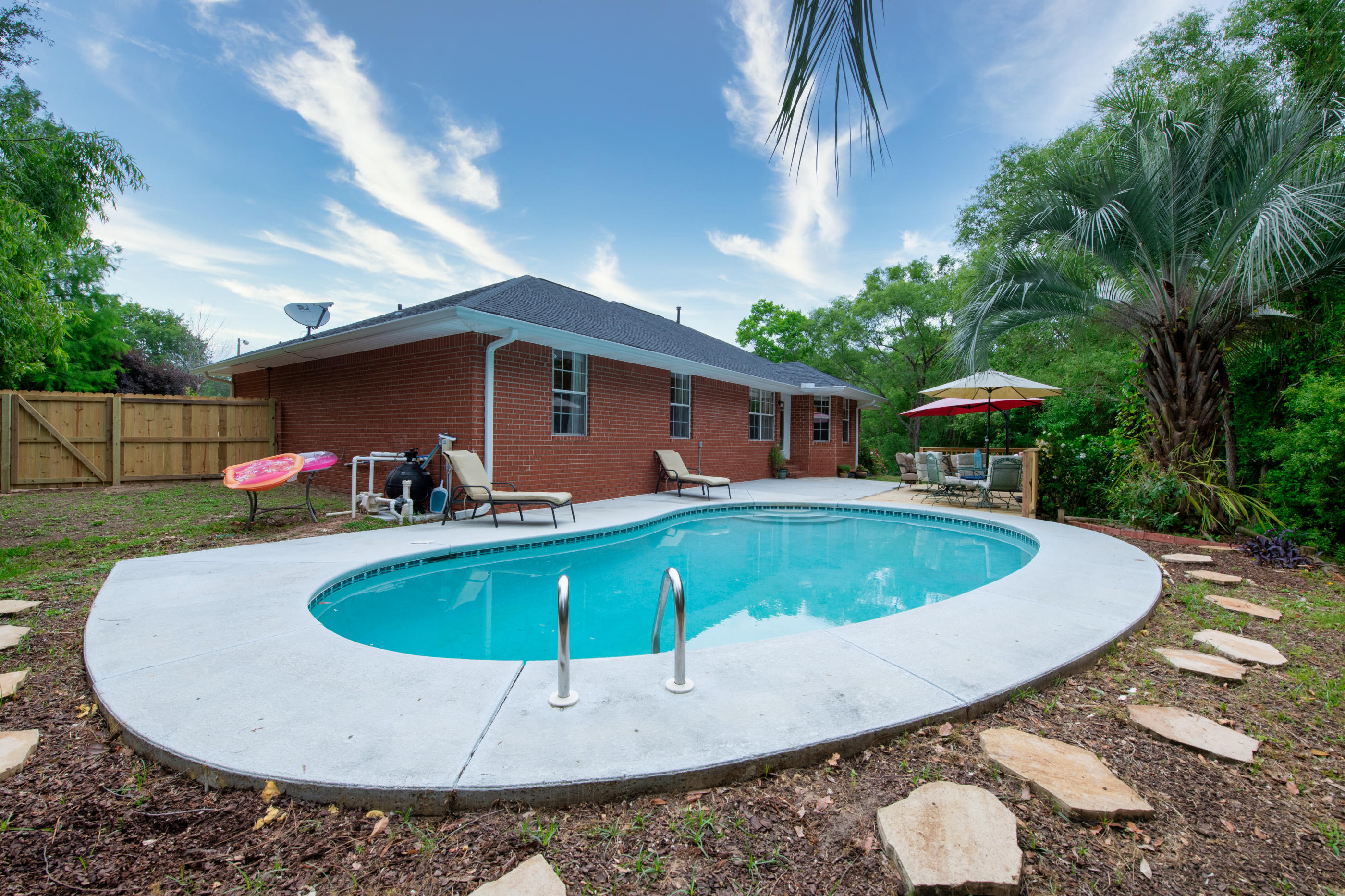 CHEROKEE BEND S/D - Residential