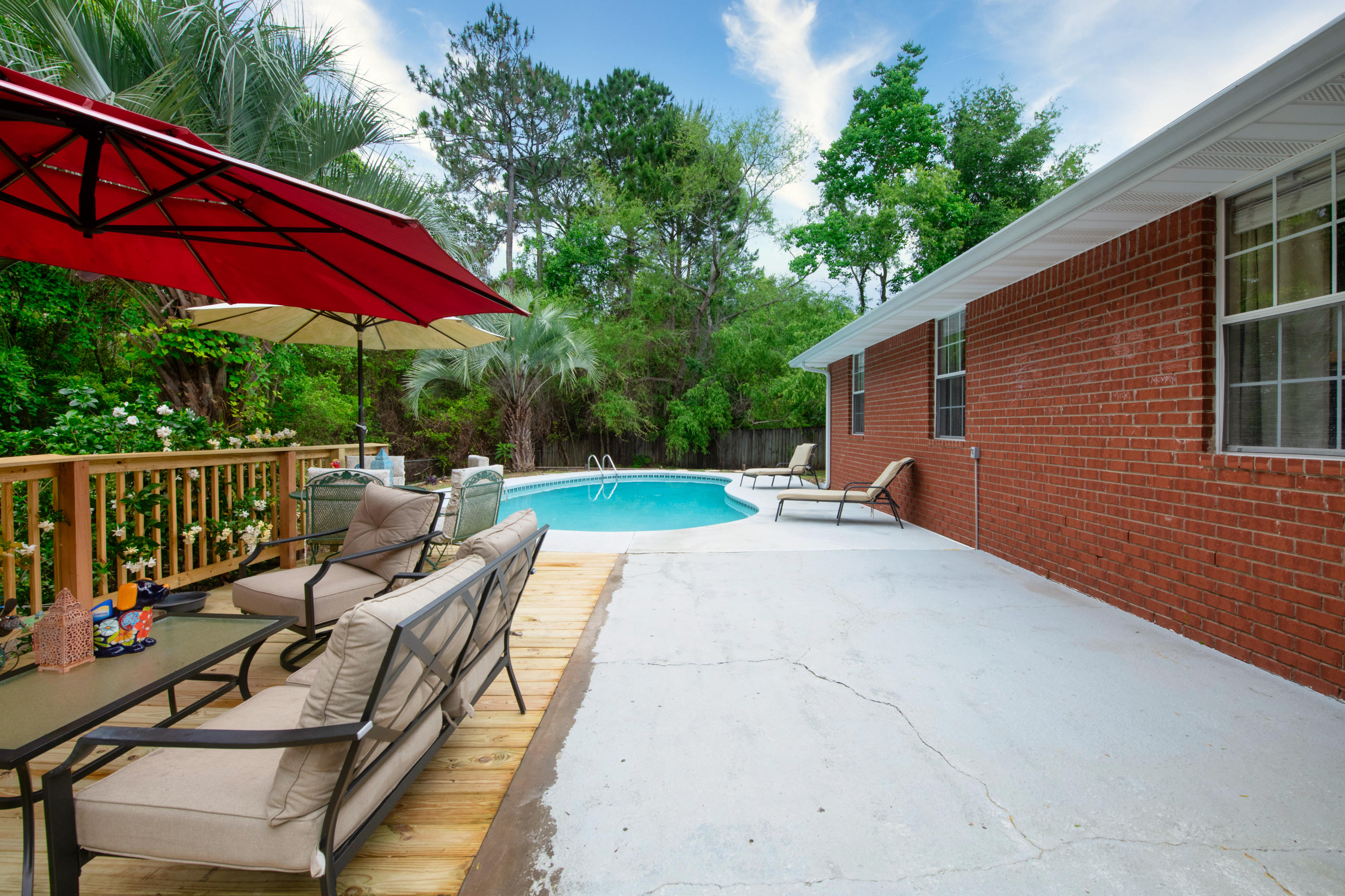 CHEROKEE BEND S/D - Residential