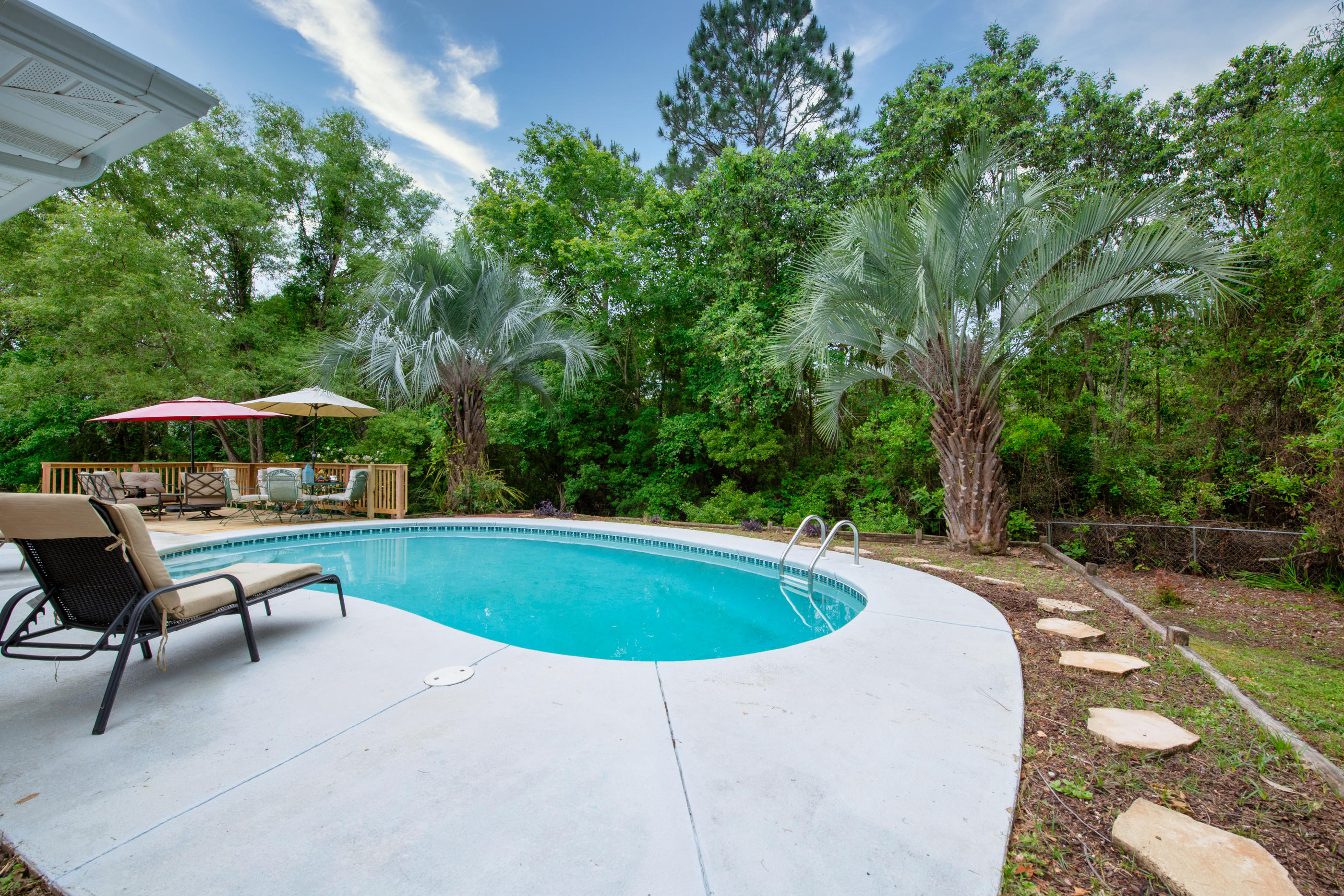 CHEROKEE BEND S/D - Residential