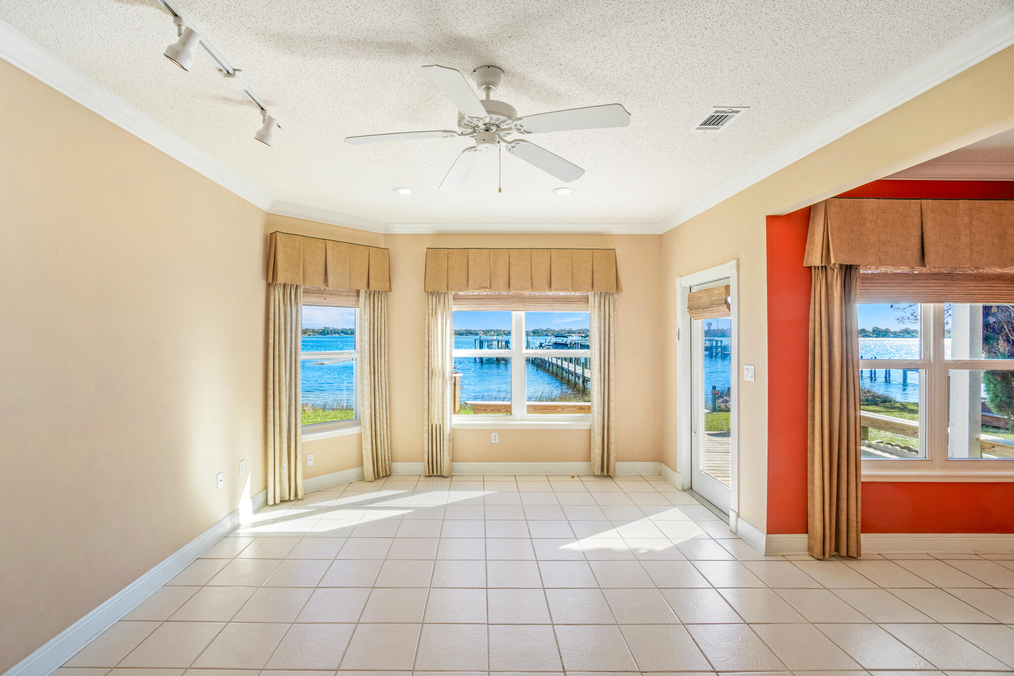 PELICAN COVE T/H - Residential