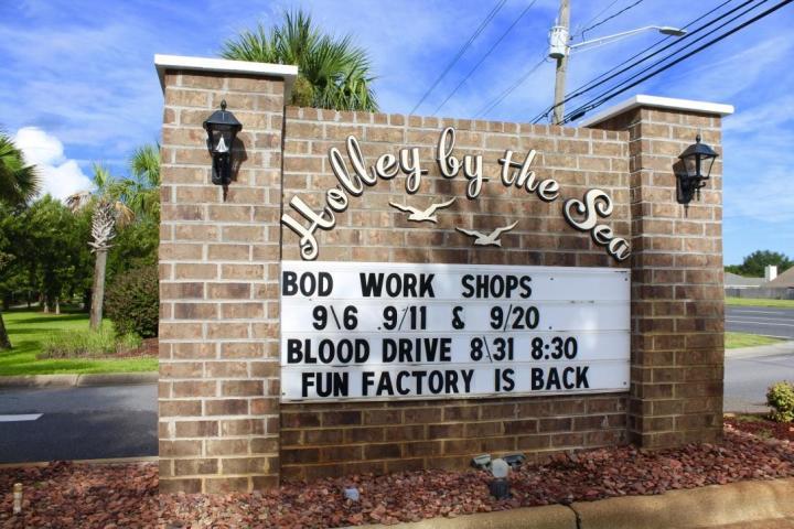 HOLLEY BY THE SEA - Residential