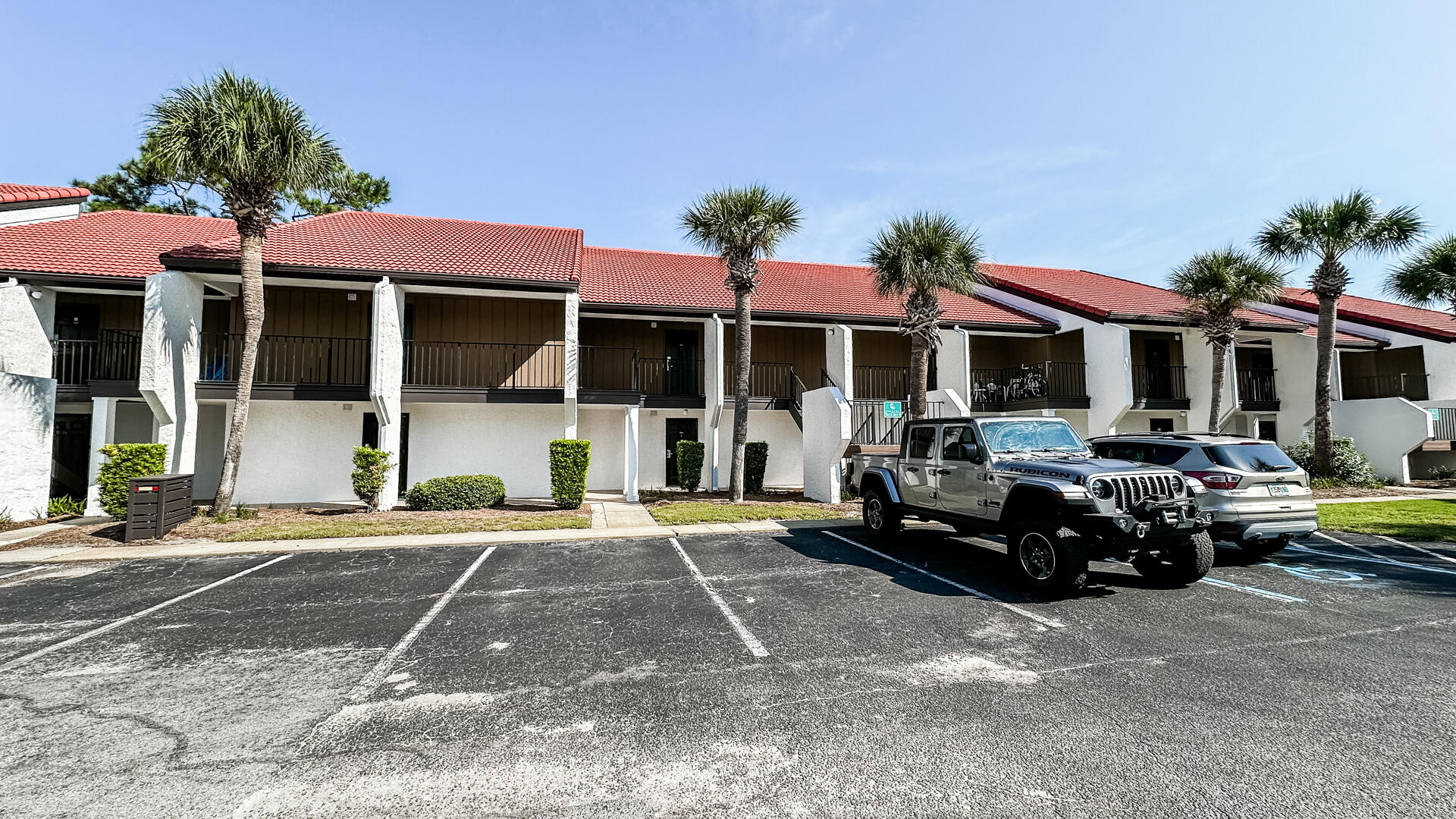 EDGEWATER GOLF VILLAS V-B CONDO - Residential