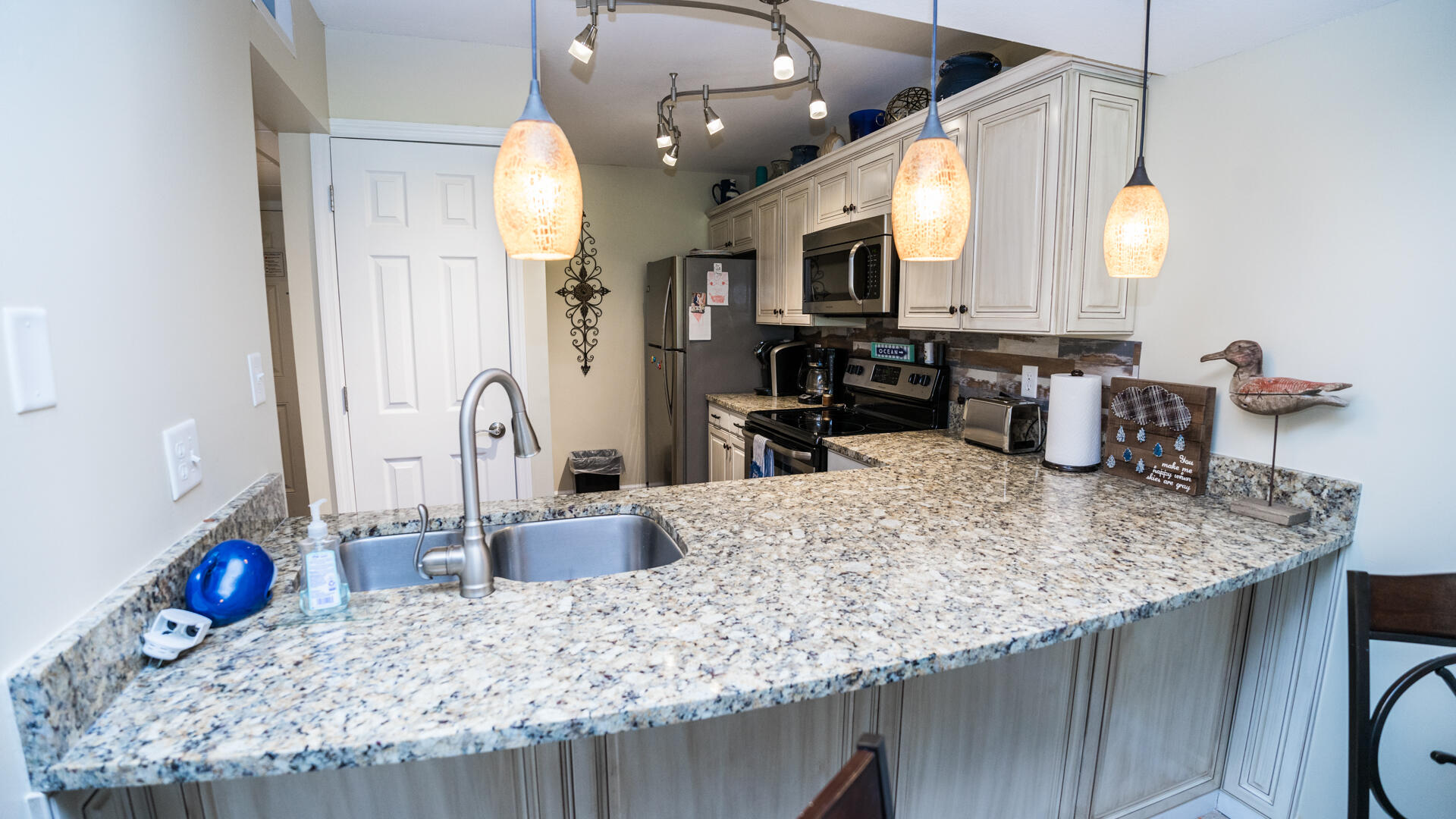 EDGEWATER GOLF VILLAS V-B CONDO - Residential