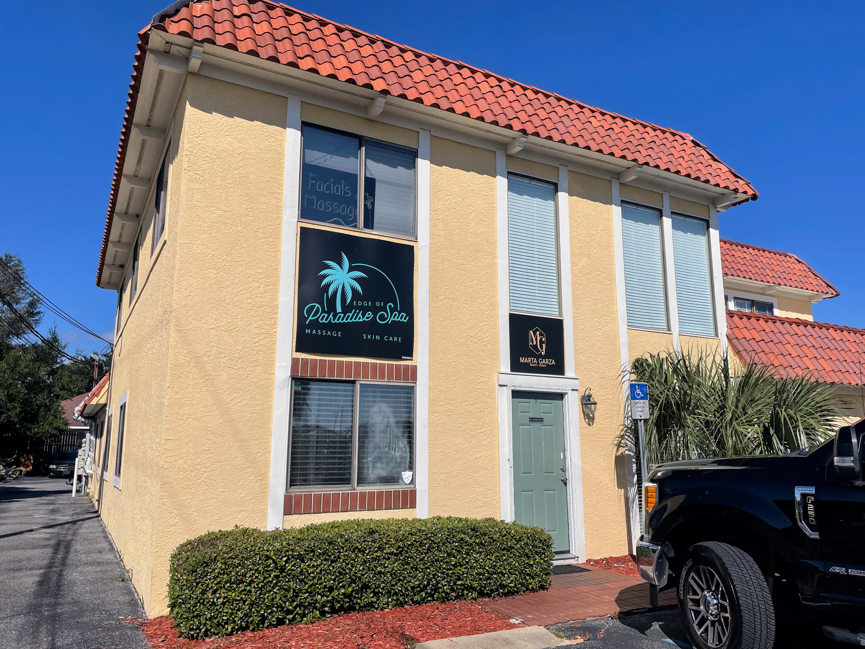 Income producing commercial property for sale with tenants already in place in units 1A (first floor) and 1B (second floor). Each unit has three offices and one bathroom. Roof was redone in December of 2021. 24 hour notice will be required for showings. Please text/call Sean at 831.207.8839 to schedule a showing. Seller is also a licensed real estate agent in the state of Florida.
