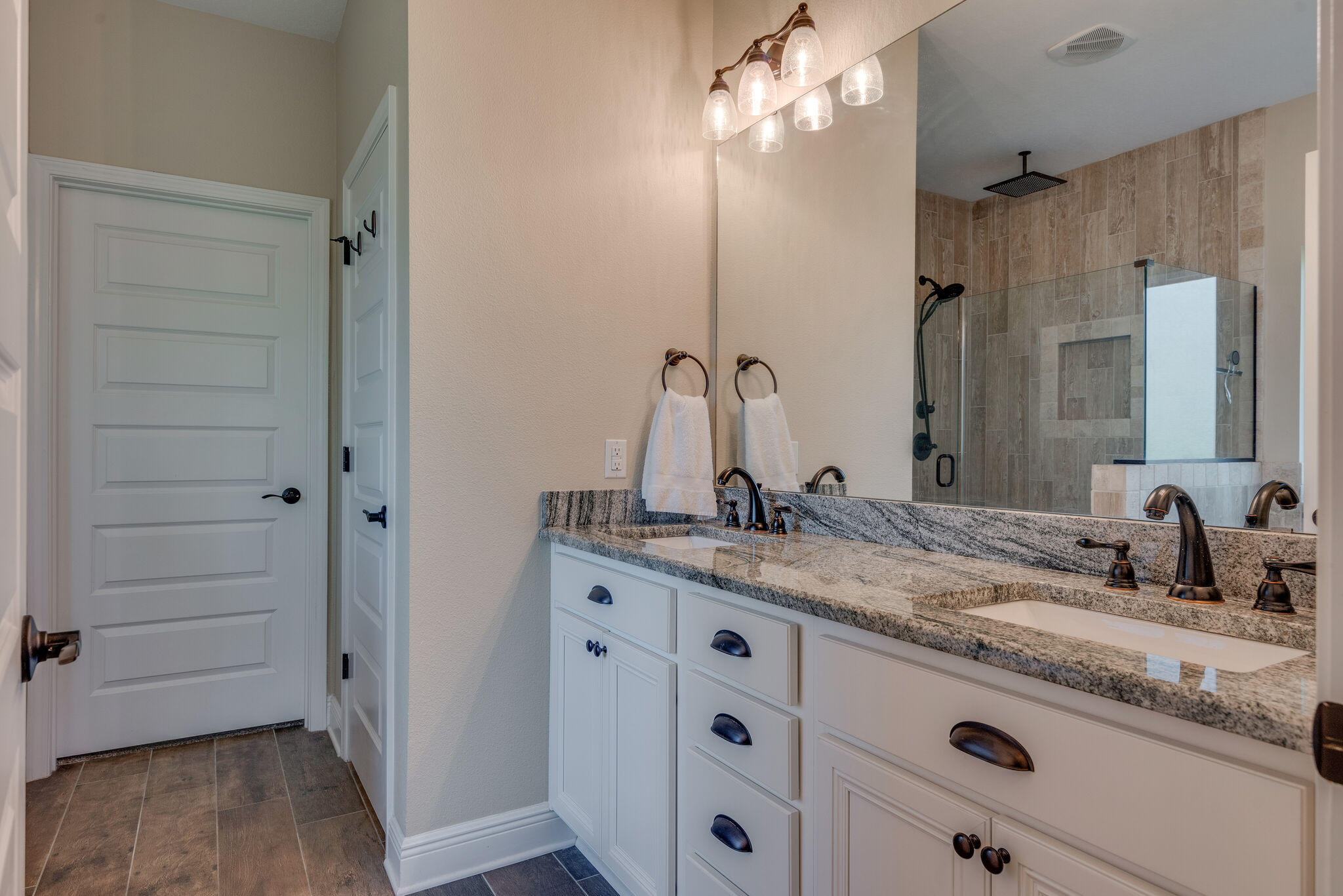 EAST BAY RIVER ESTATES 1ST ADDLOTS - Residential Lease