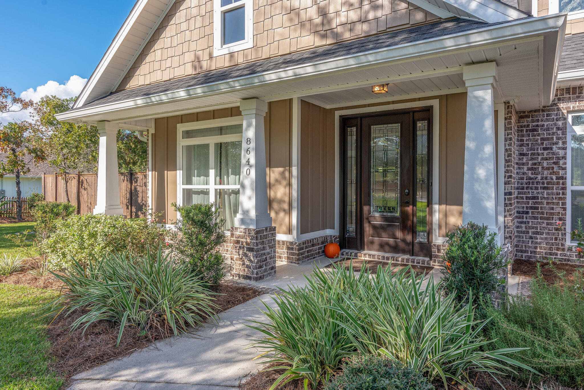 EAST BAY RIVER ESTATES 1ST ADDLOTS - Residential Lease