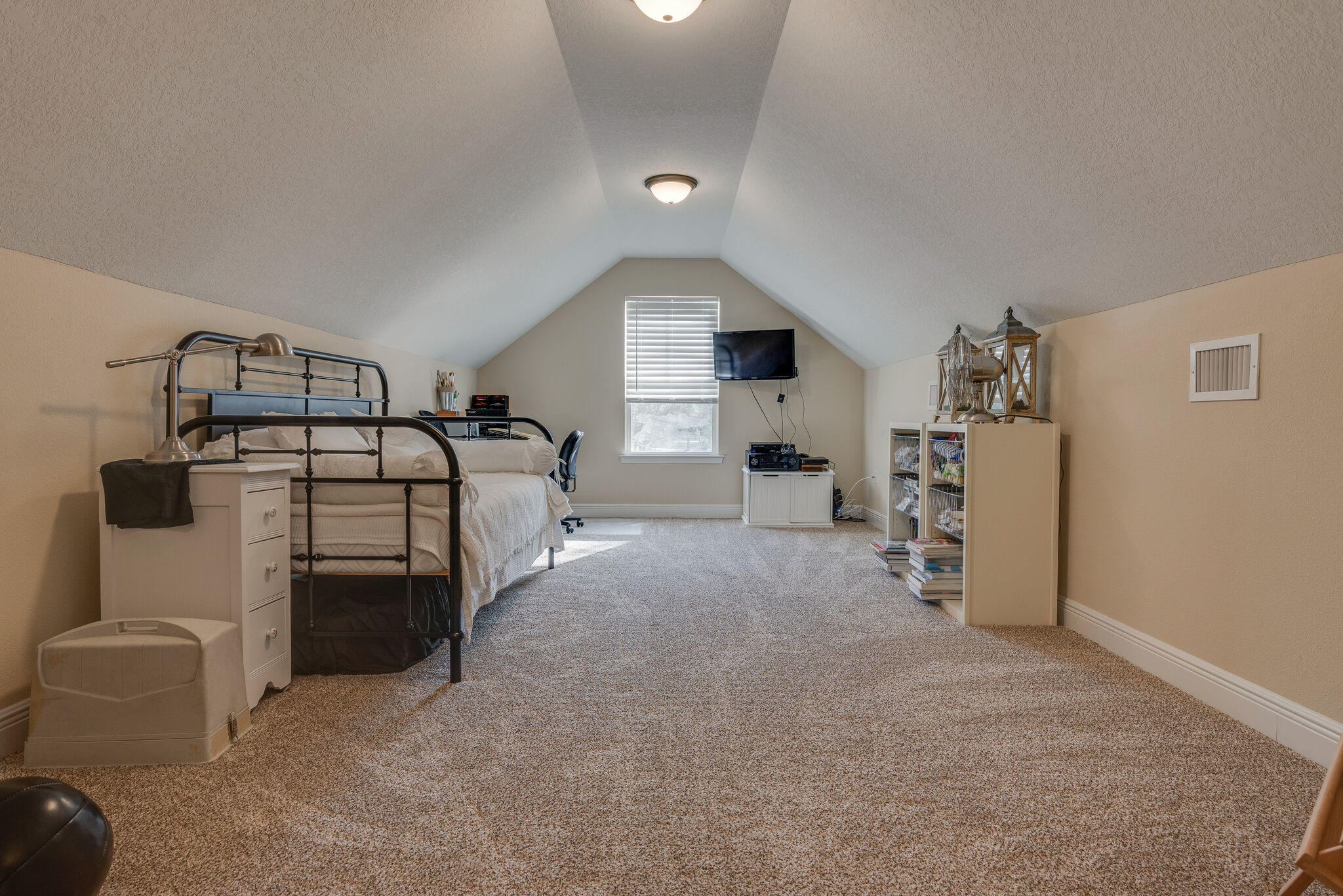 EAST BAY RIVER ESTATES 1ST ADDLOTS - Residential Lease