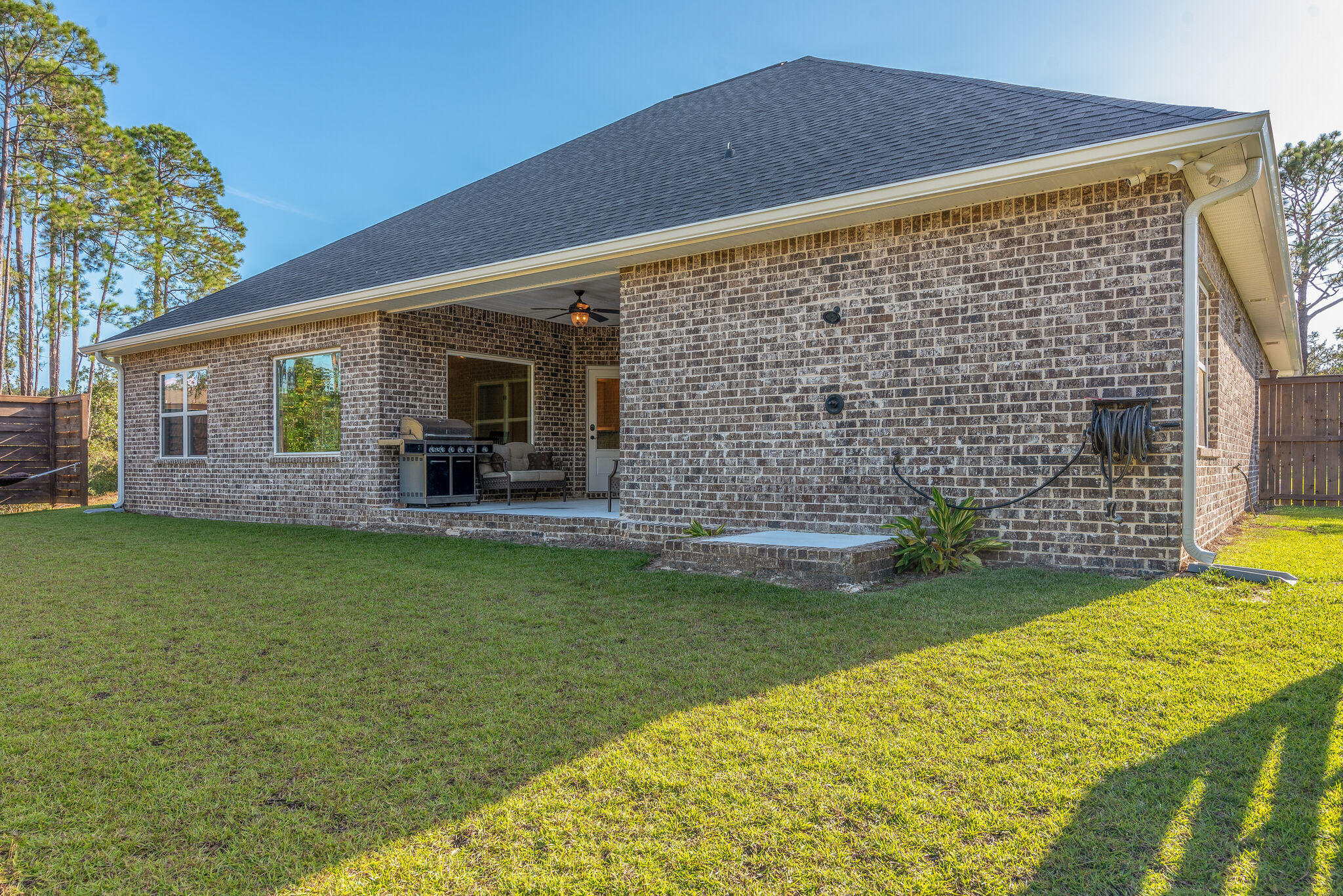 EAST BAY RIVER ESTATES 1ST ADDLOTS - Residential Lease