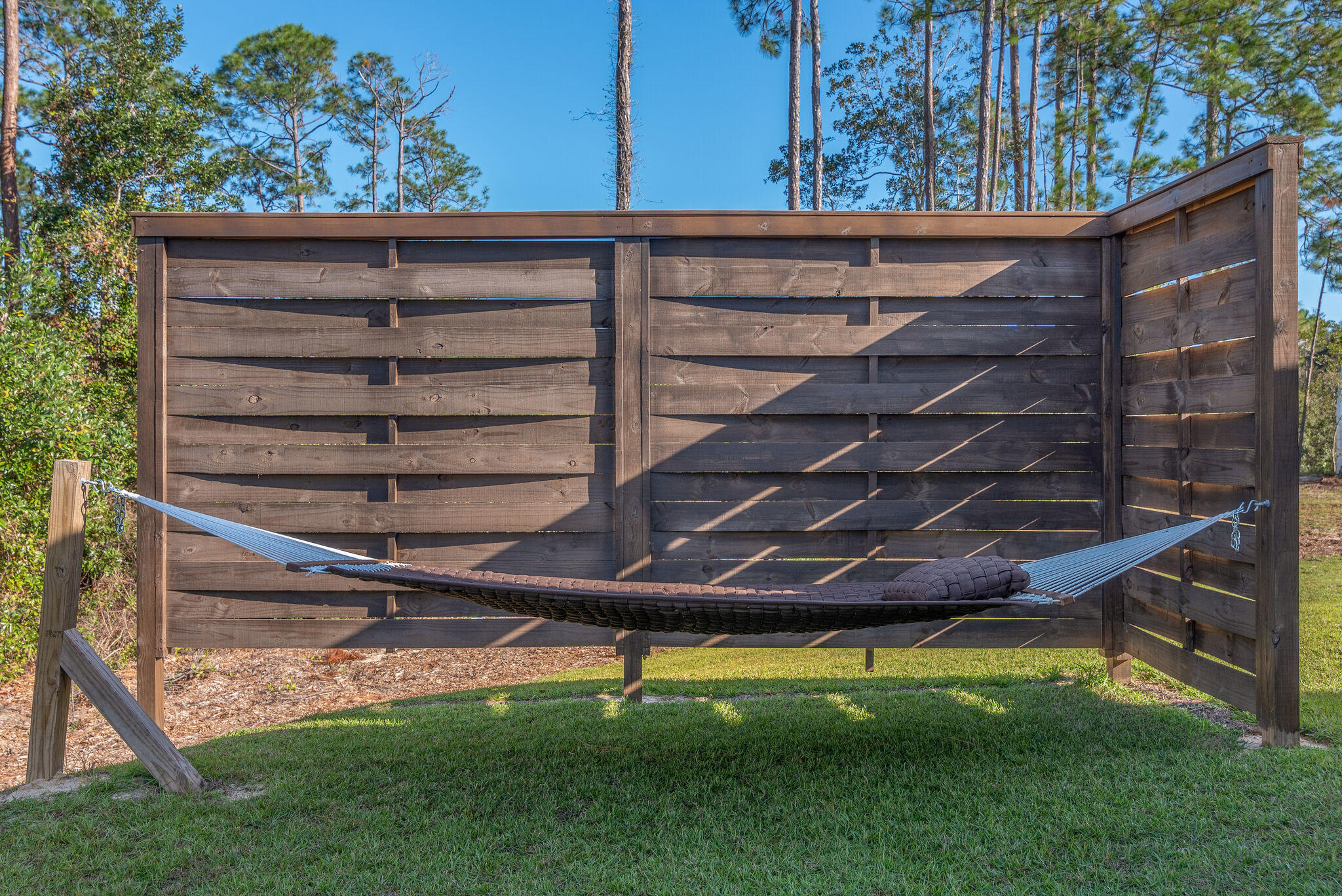 EAST BAY RIVER ESTATES 1ST ADDLOTS - Residential Lease