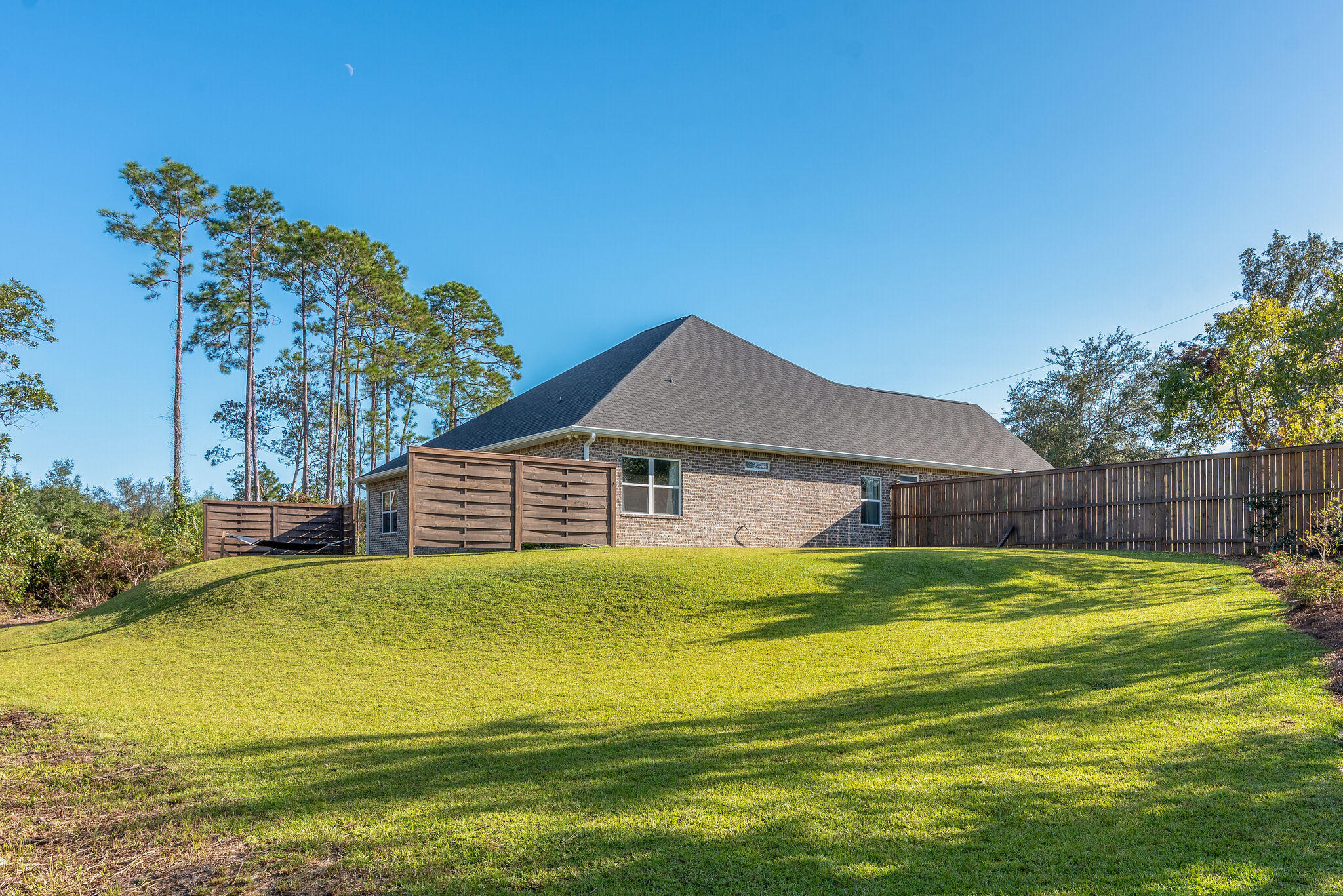 EAST BAY RIVER ESTATES 1ST ADDLOTS - Residential Lease