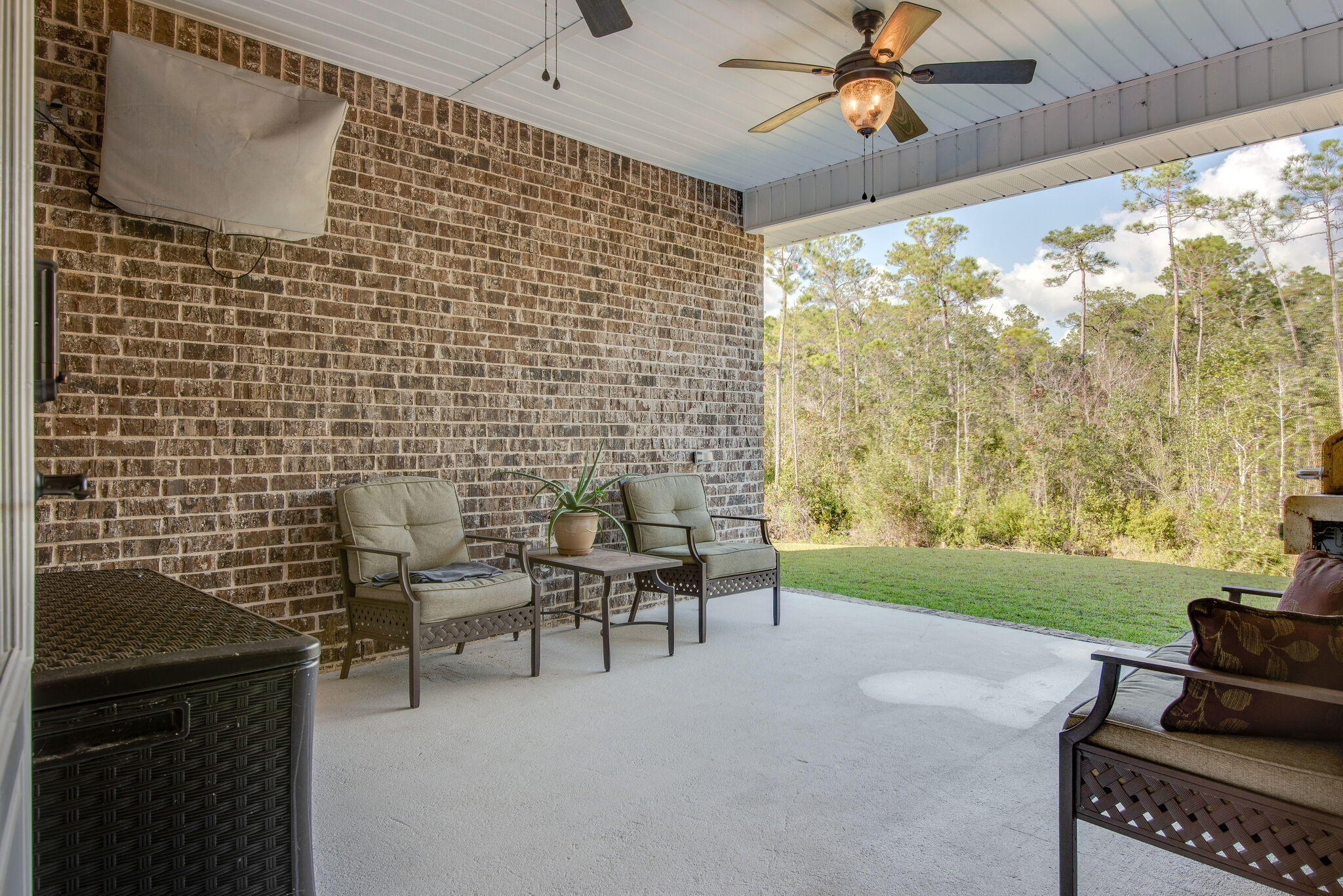 EAST BAY RIVER ESTATES 1ST ADDLOTS - Residential Lease