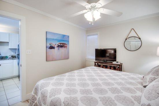 BEACHWOOD VILLAS CONDO - Residential Lease